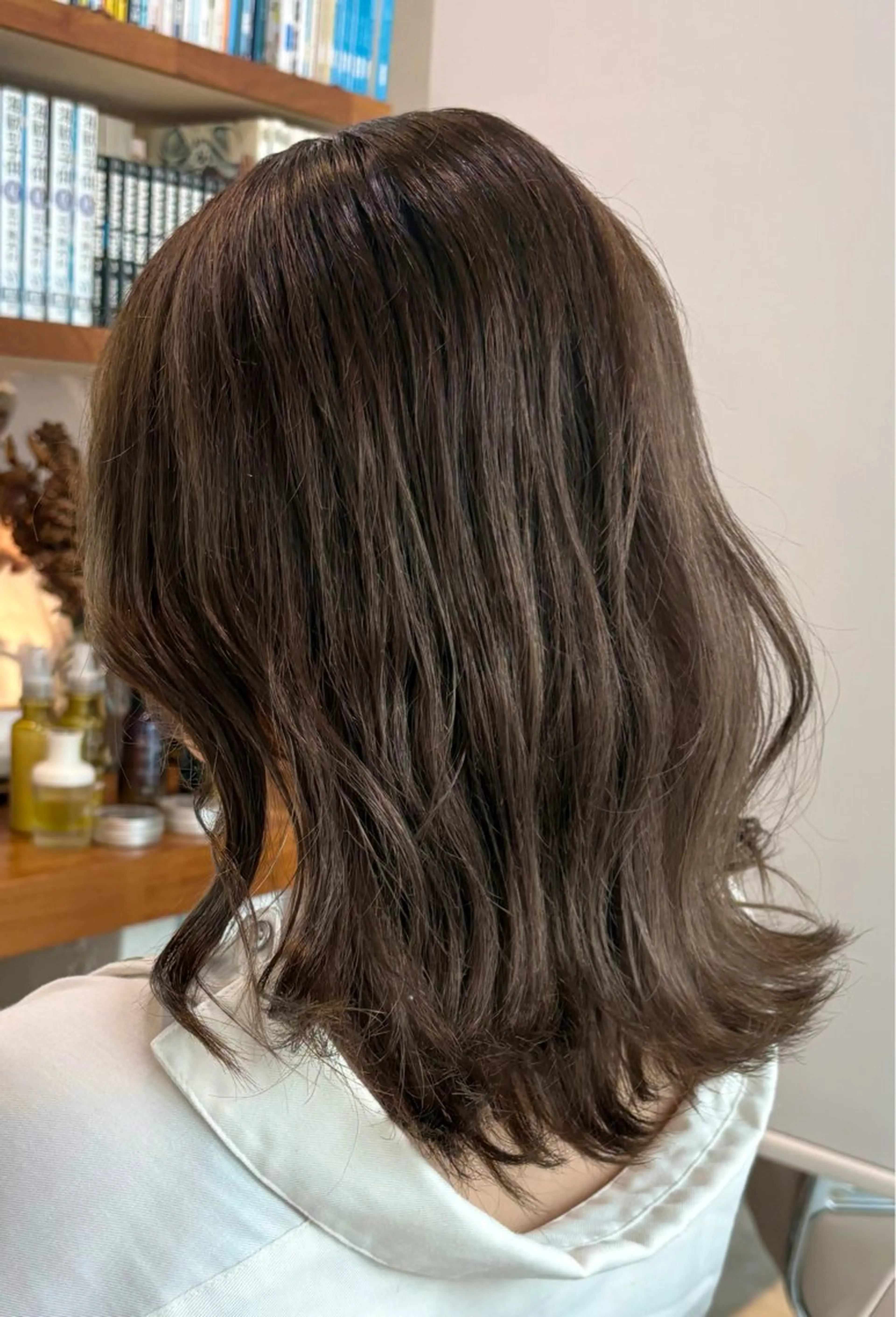 ミディアム カラー ヘアカラー トリートメント rina/似合わせ/ 艶髪カラー/髪質改善のヘアスタイル