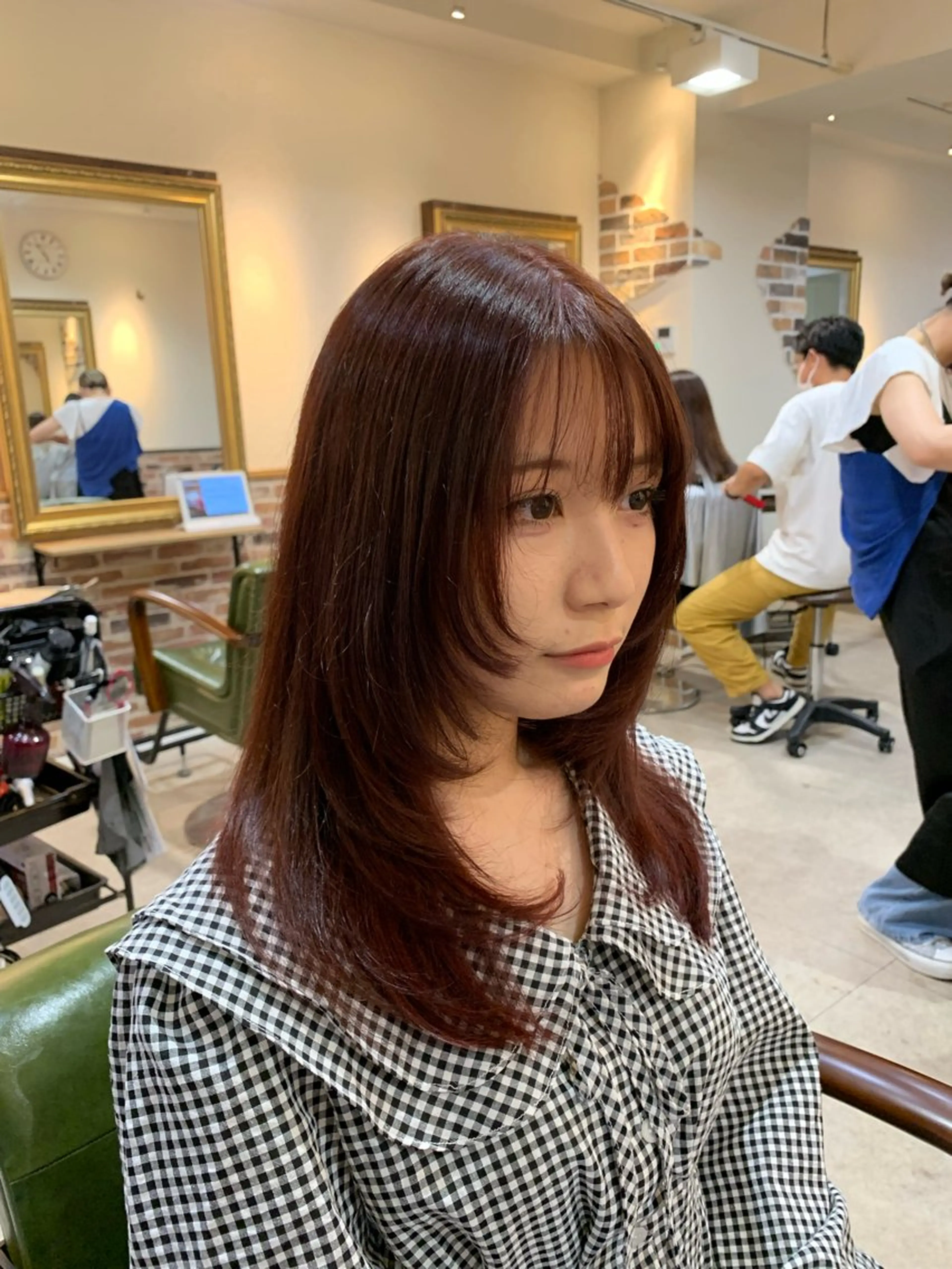 ロング カラー ブラウンカラー ピンクカラー ピンクブラウン レイヤーカット カット ヘアカラー 越冨 晃平のヘアスタイル
