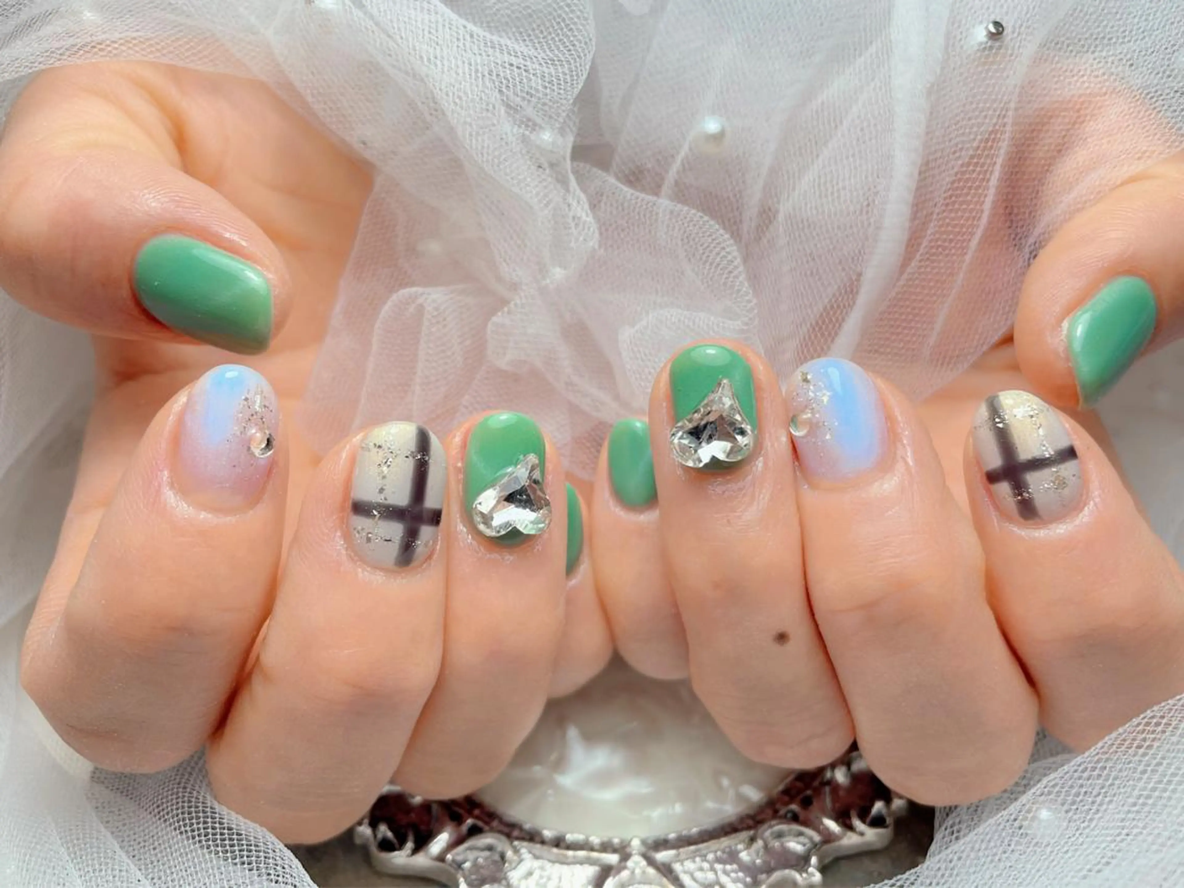 ネイル ハンドネイル マジックミラー所属・マジック ミラーのネイルデザイン