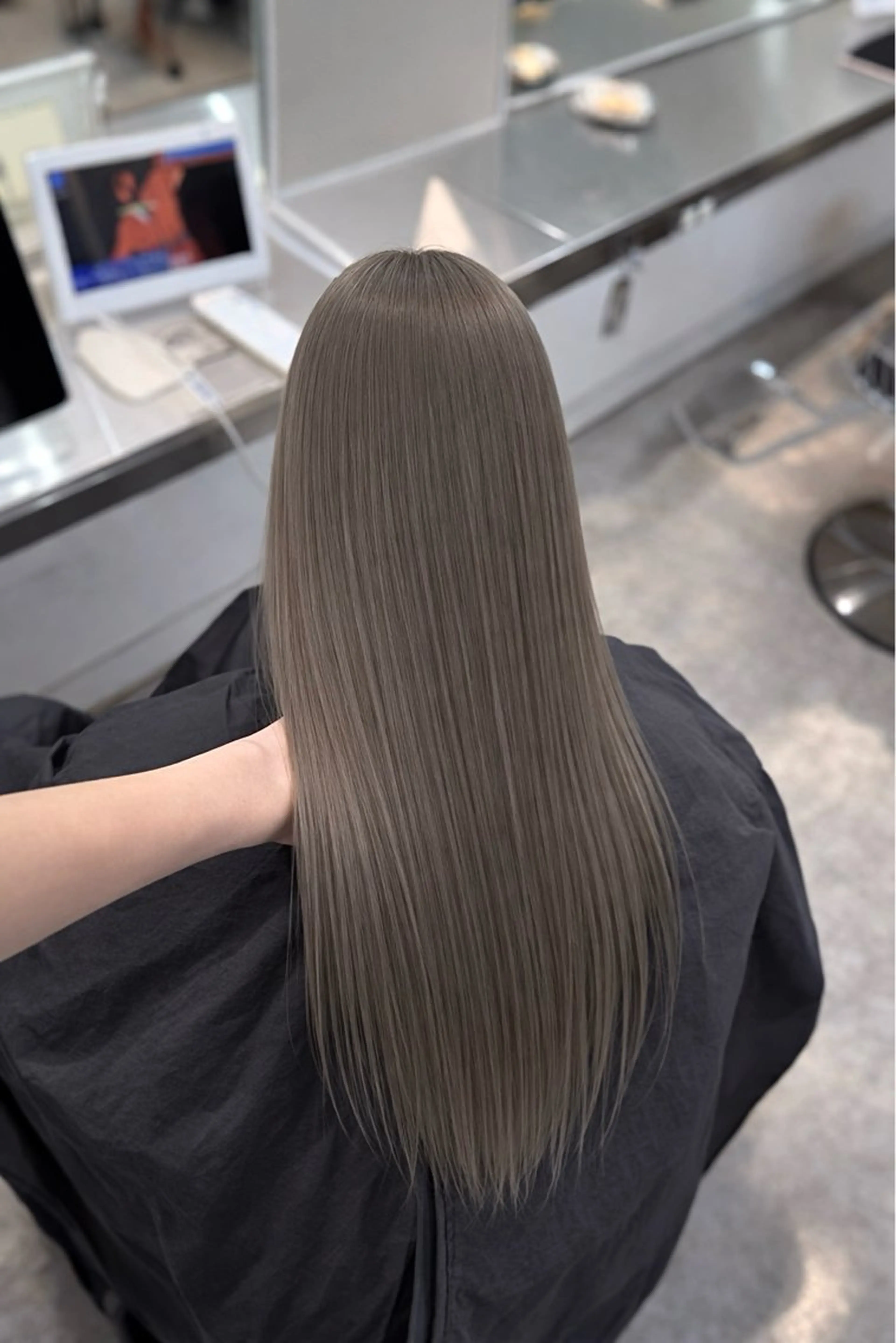 ロング カラー グレージュ ヘアカラー REVE所属・小林 円香のヘアスタイル