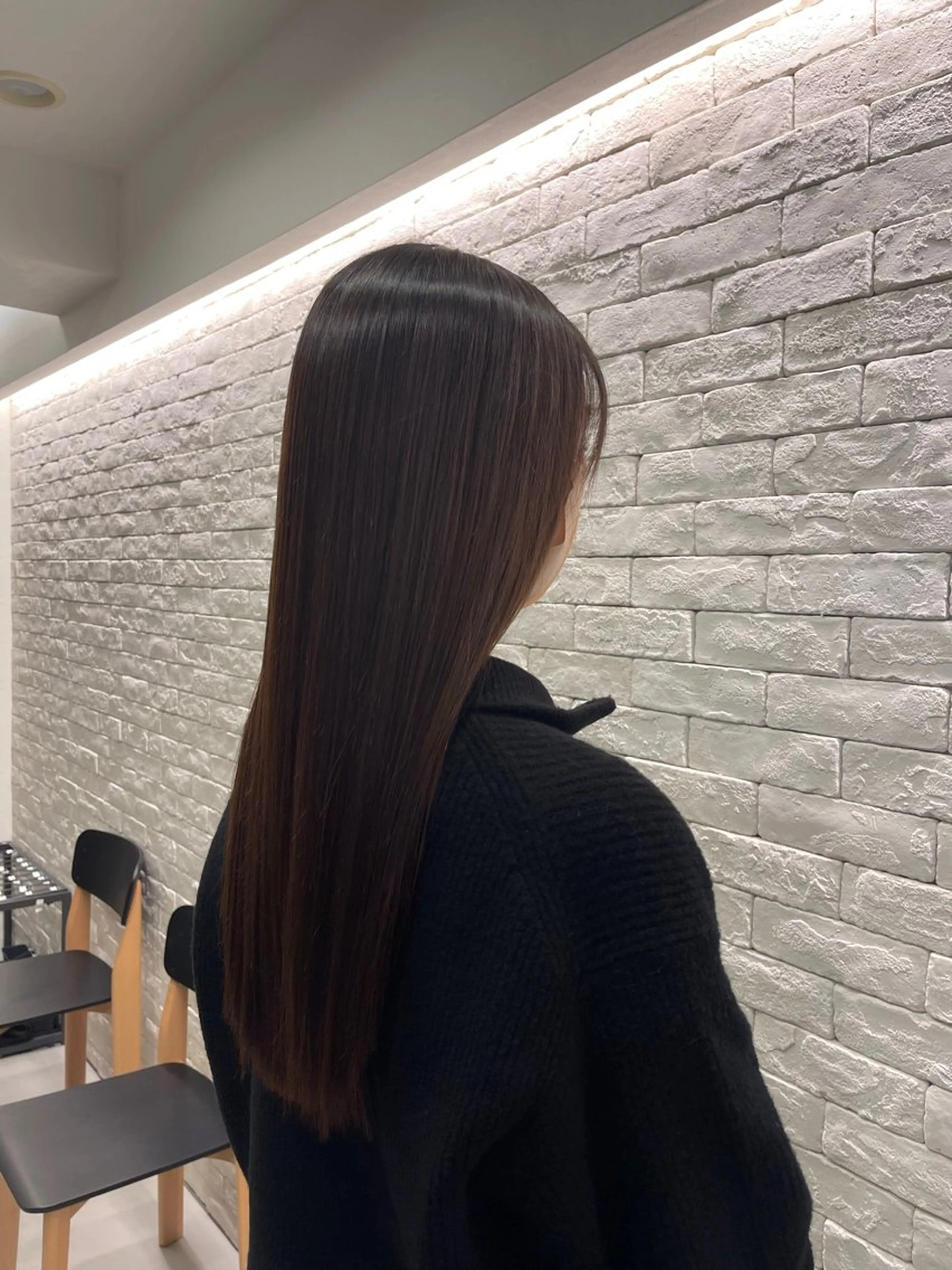 ロング TENSHO レイヤー／ハイトーンのヘアスタイル