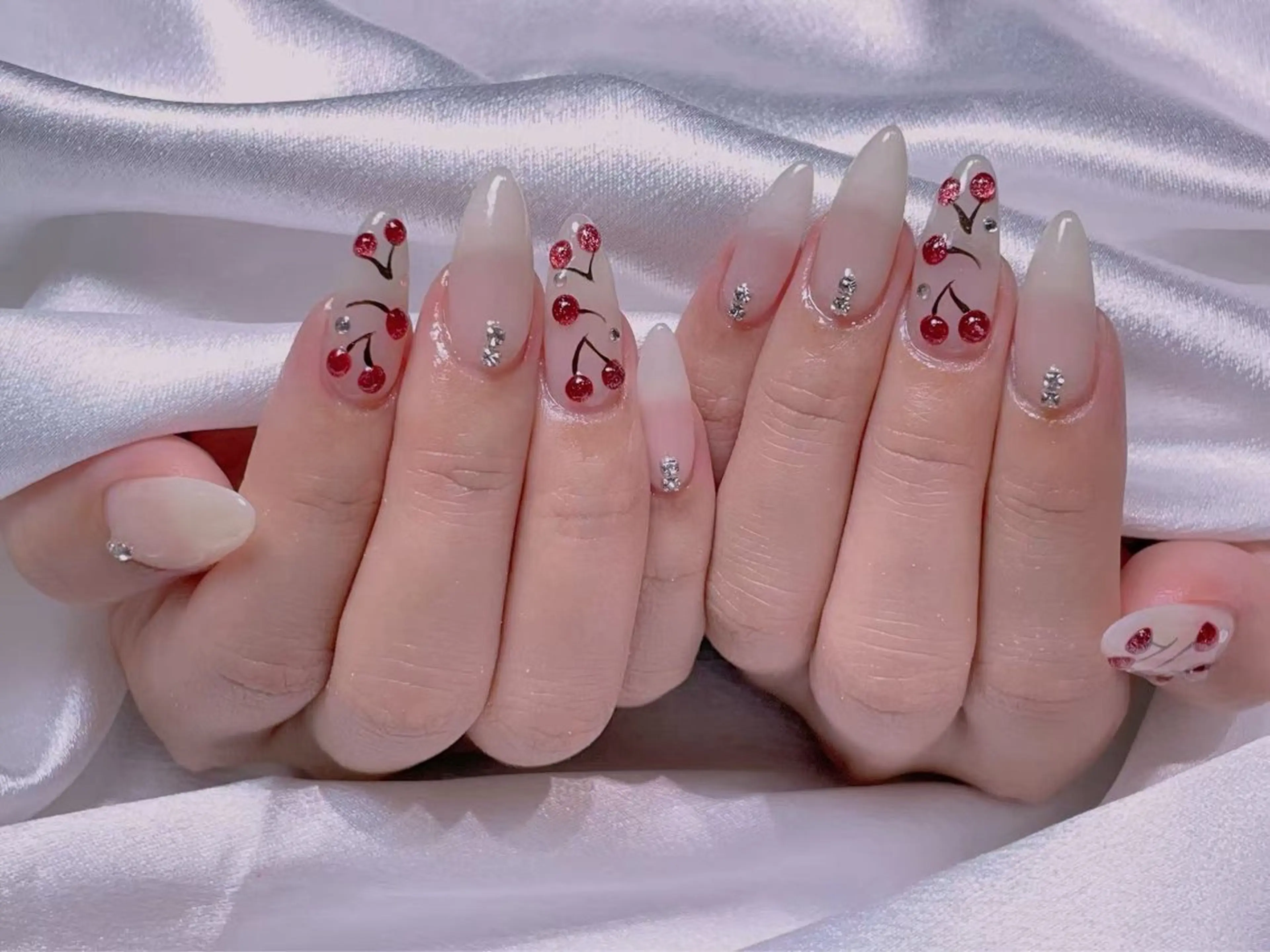 ネイル M2ネイルサロン【長さ出し&フィルイン導入店】所属・長さ出し専門店 RIRIのネイルデザイン