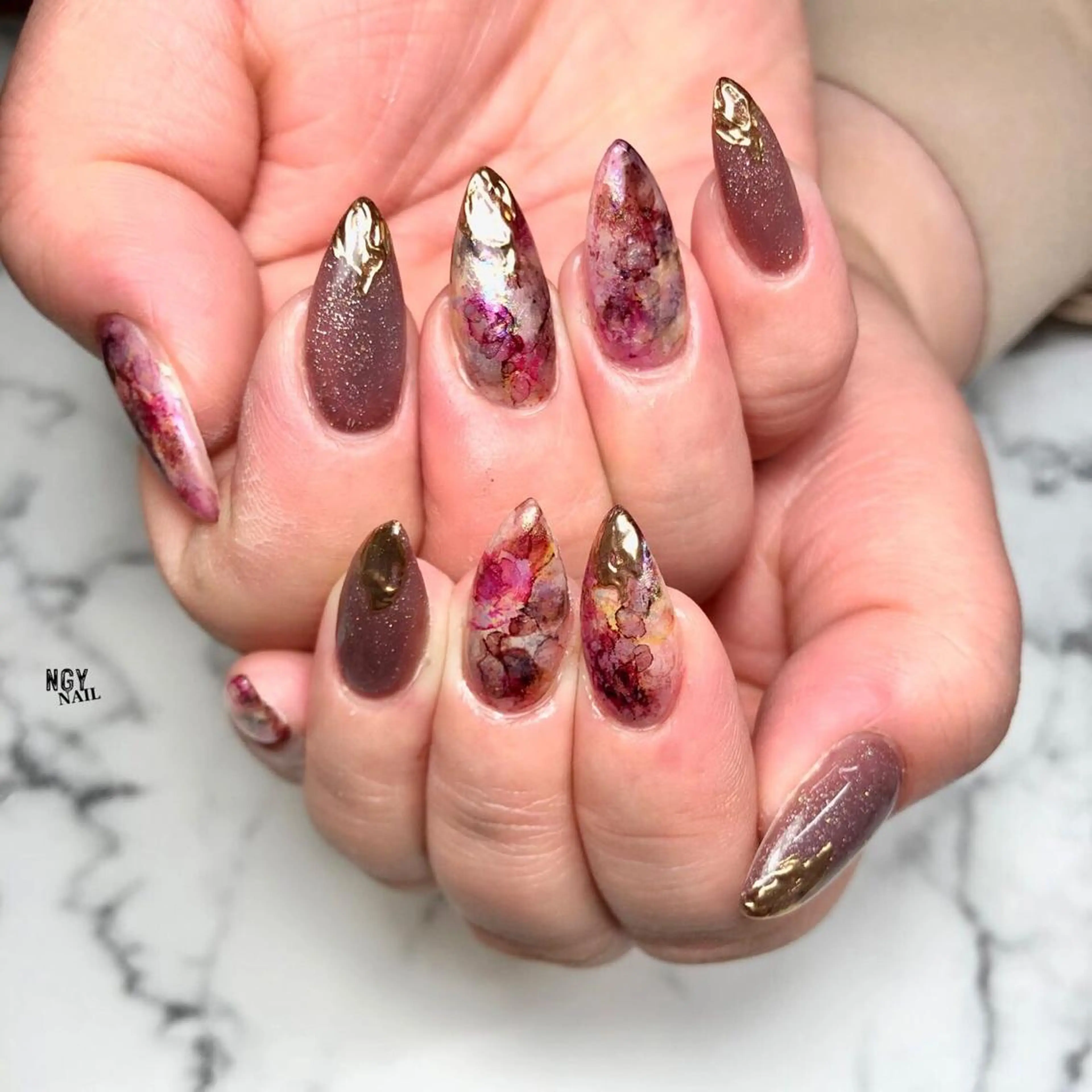 ネイル アートネイル ジェルネイル ラメ(グリッター) ミラーネイル ニュアンスネイル ハンドネイル NAIL NOWのネイルデザイン