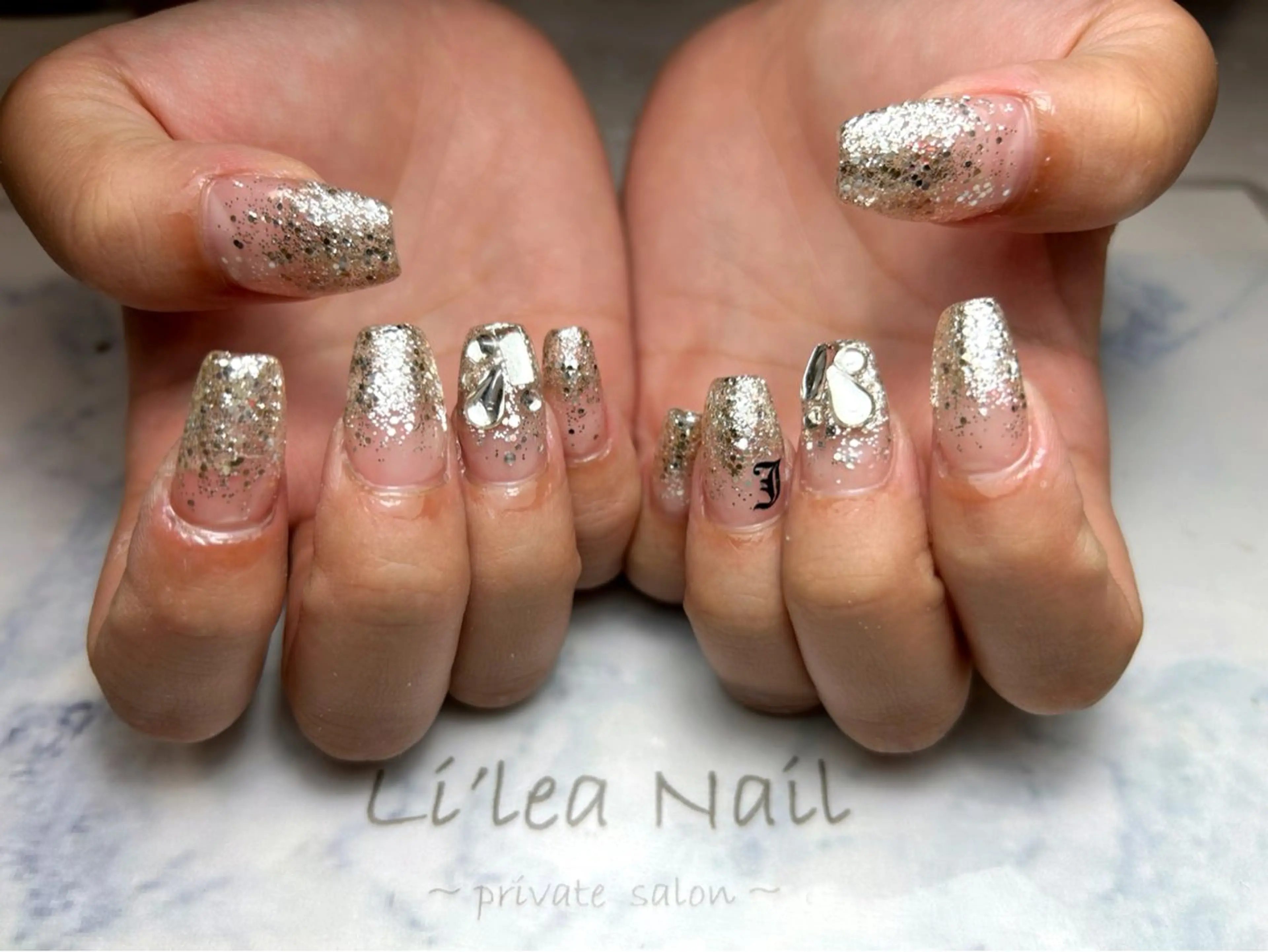 ネイル Li'leaNail AINAのネイルデザイン
