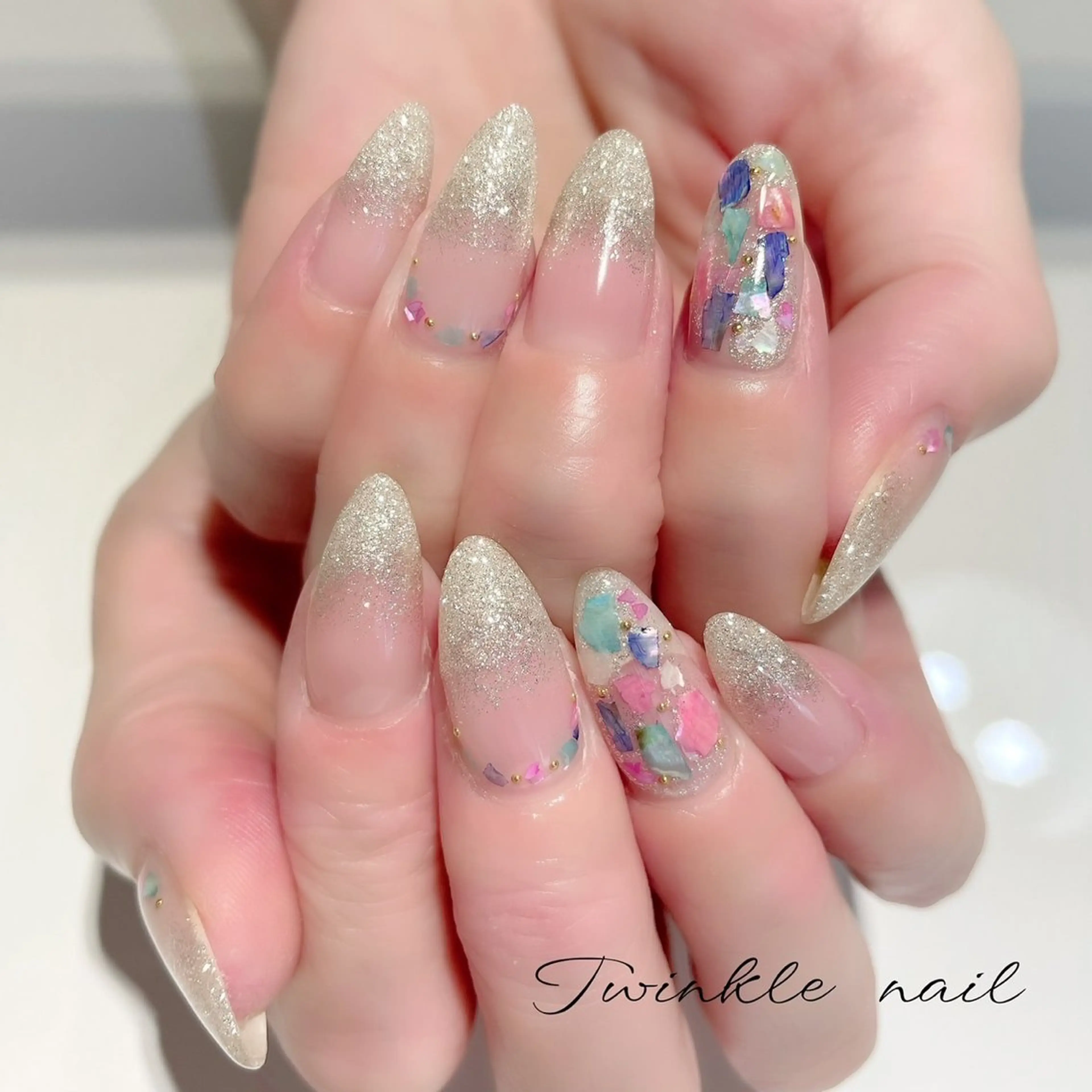 ネイル ハンドネイル ハンドケア 中井 綾香の眉毛・アイブロウイメージ