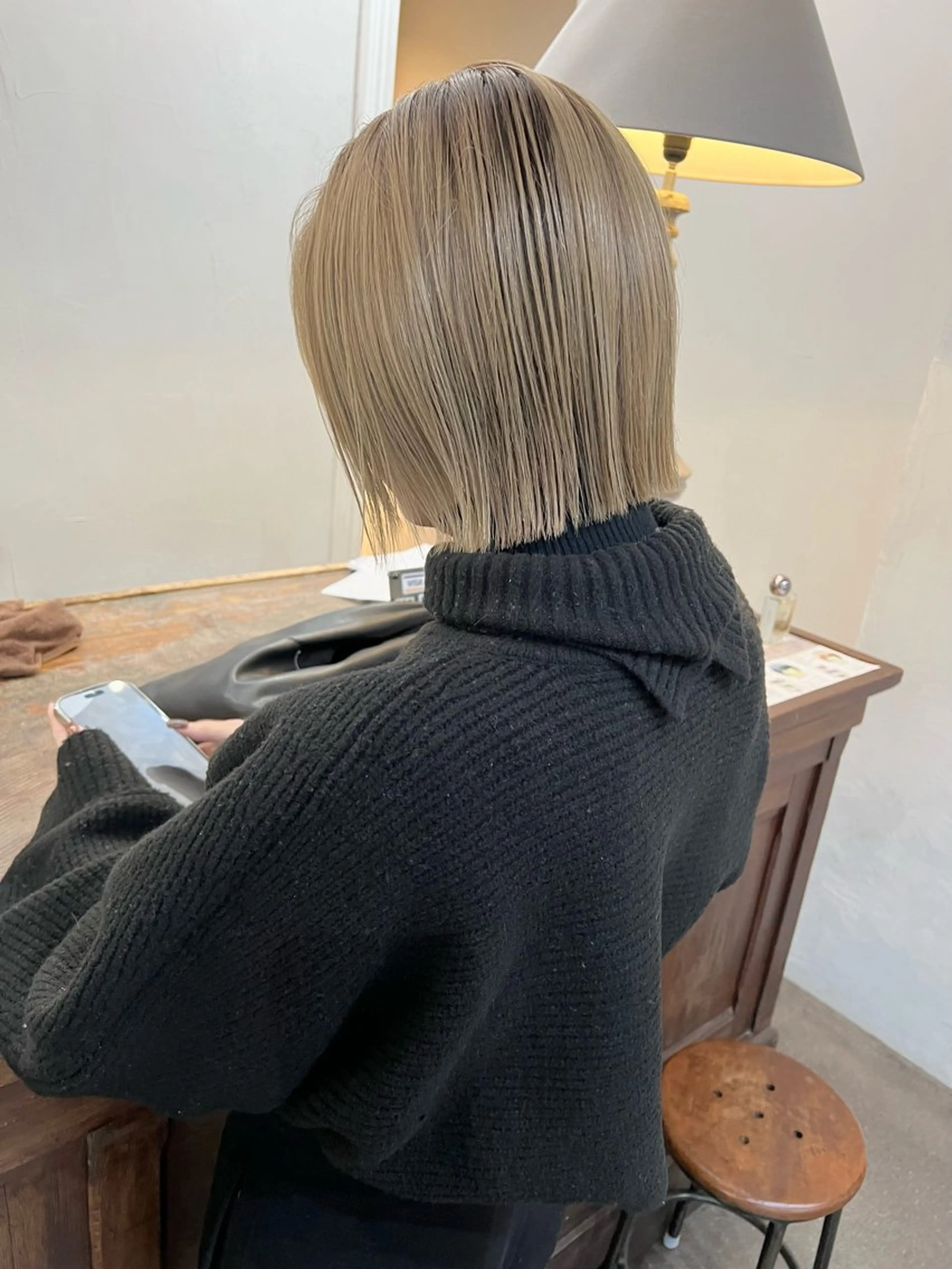 ショート カラー 切りっぱなしボブ ベージュカラー ブリーチ ブロンド ブロンドベージュ カット ヘアカラー 千葉 郁也のヘアスタイル