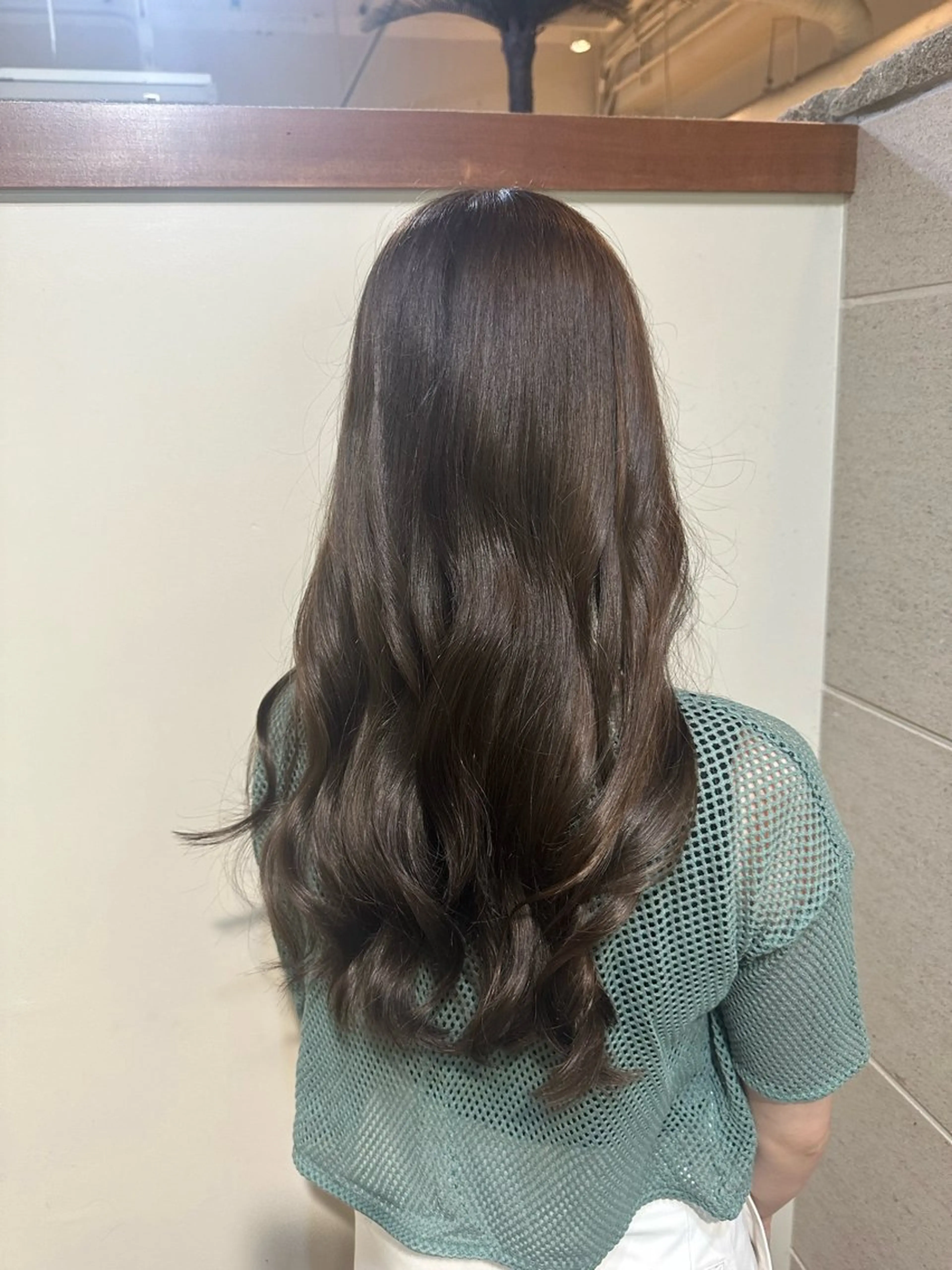 ロング カラー グレージュ ミルクティーグレージュ ヘアカラー トリートメント RINA .のヘアスタイル