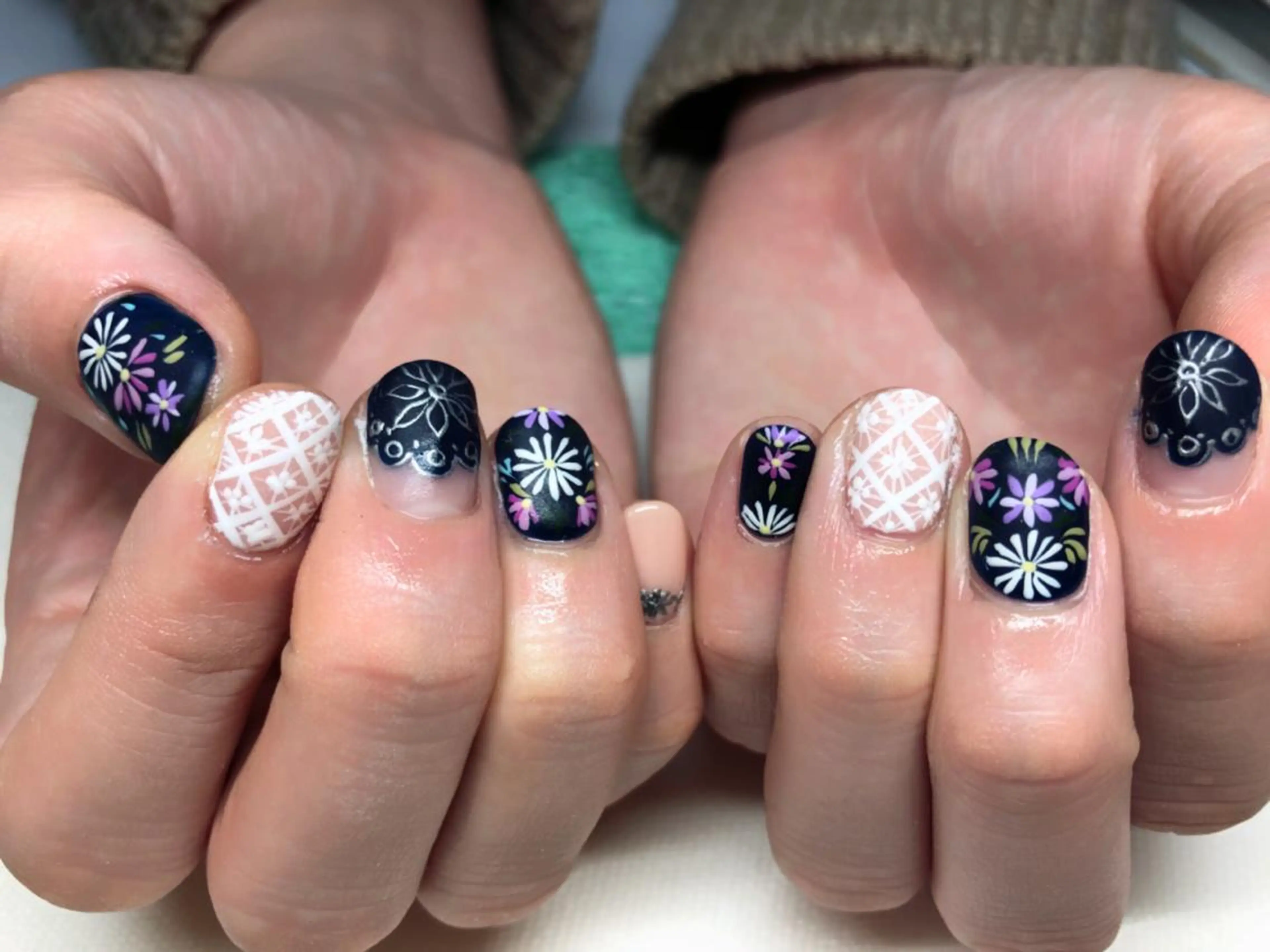 ネイル Li'leaNail AINAのネイルデザイン