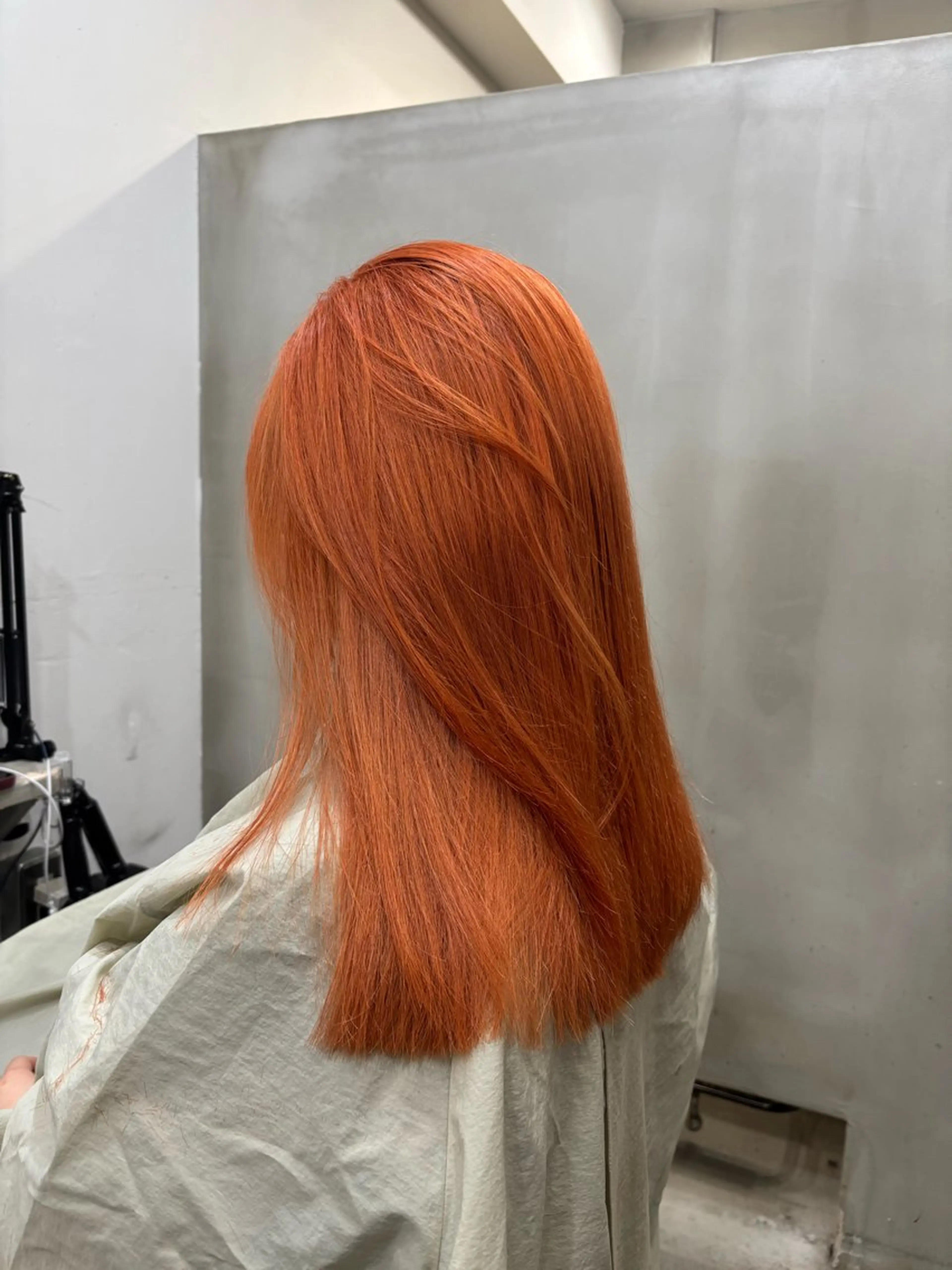 セミロング カラー ブリーチ オレンジ ヘアカラー VOYAGE所属・中園 康のヘアスタイル