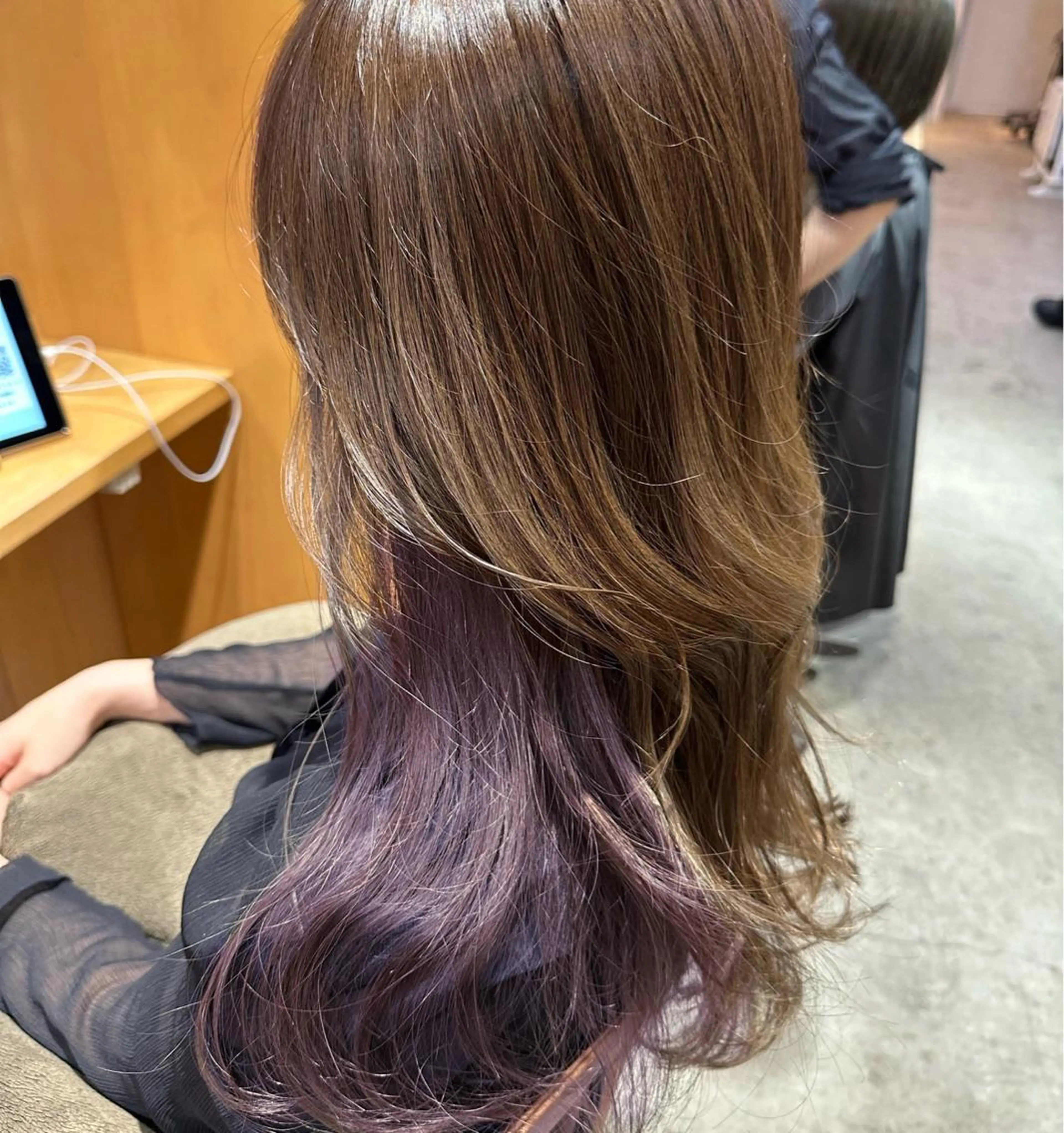 ロング ヘアカラー 🌈神バズり 100%色🌈のヘアスタイル