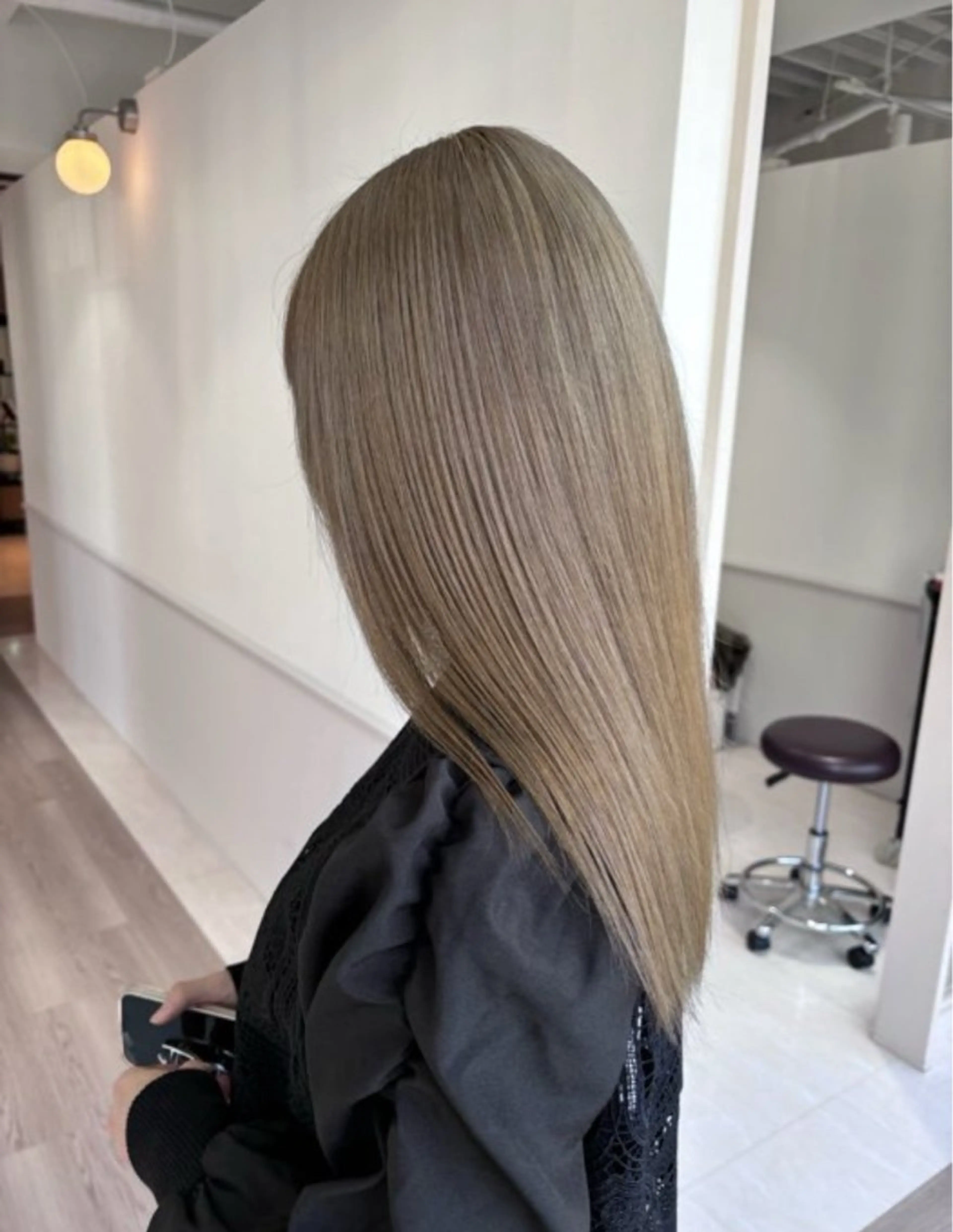 カラー ベージュカラー ミルクティーベージュ ニトウ レイナ🌺🌴🐠のヘアスタイル