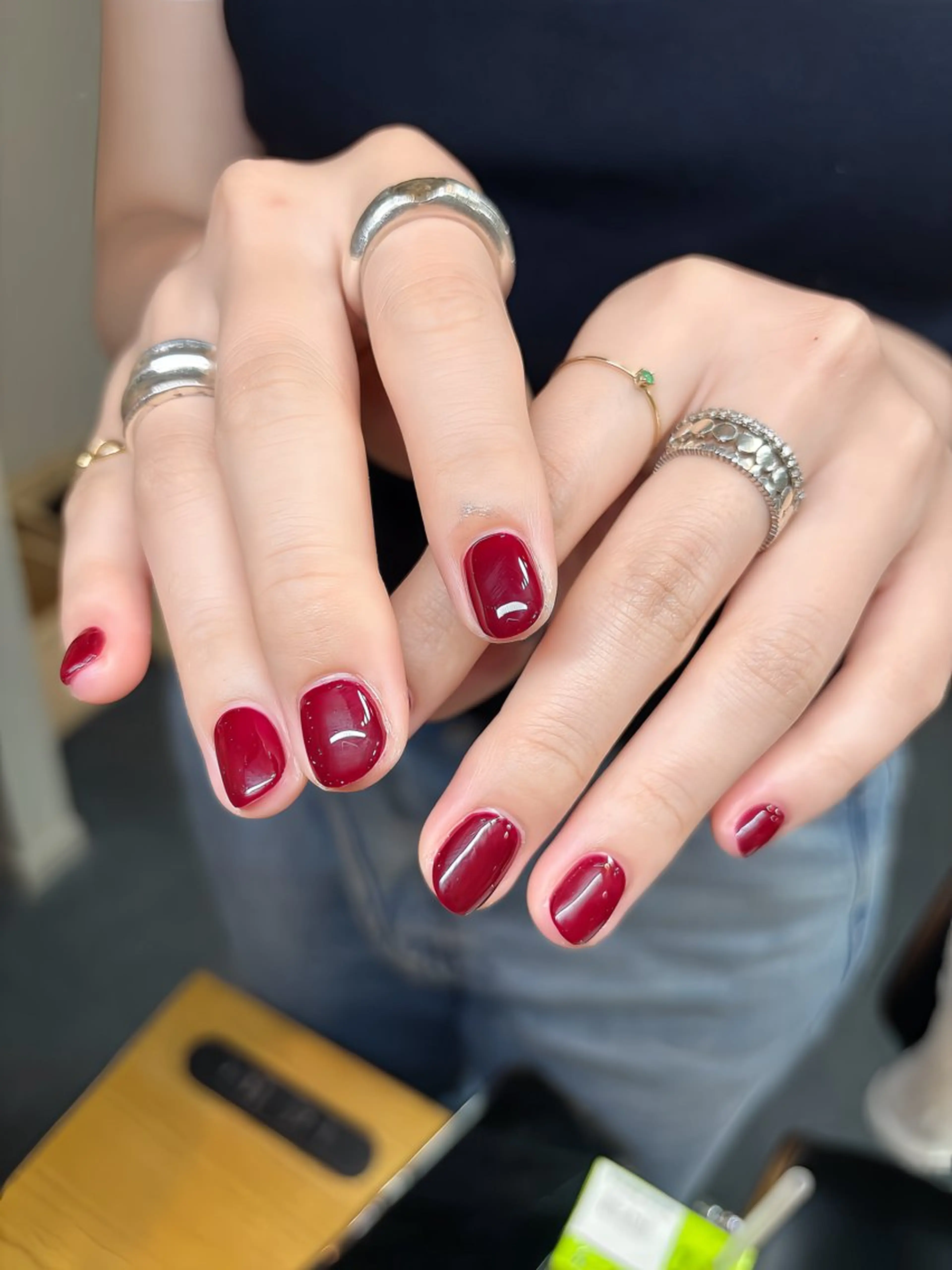 ネイル ワンカラーネイル 赤色 シンプルネイル ハンドネイル ハンドケア 🎀NAIL🎀 AI🪄︎︎◝✩のネイルデザイン