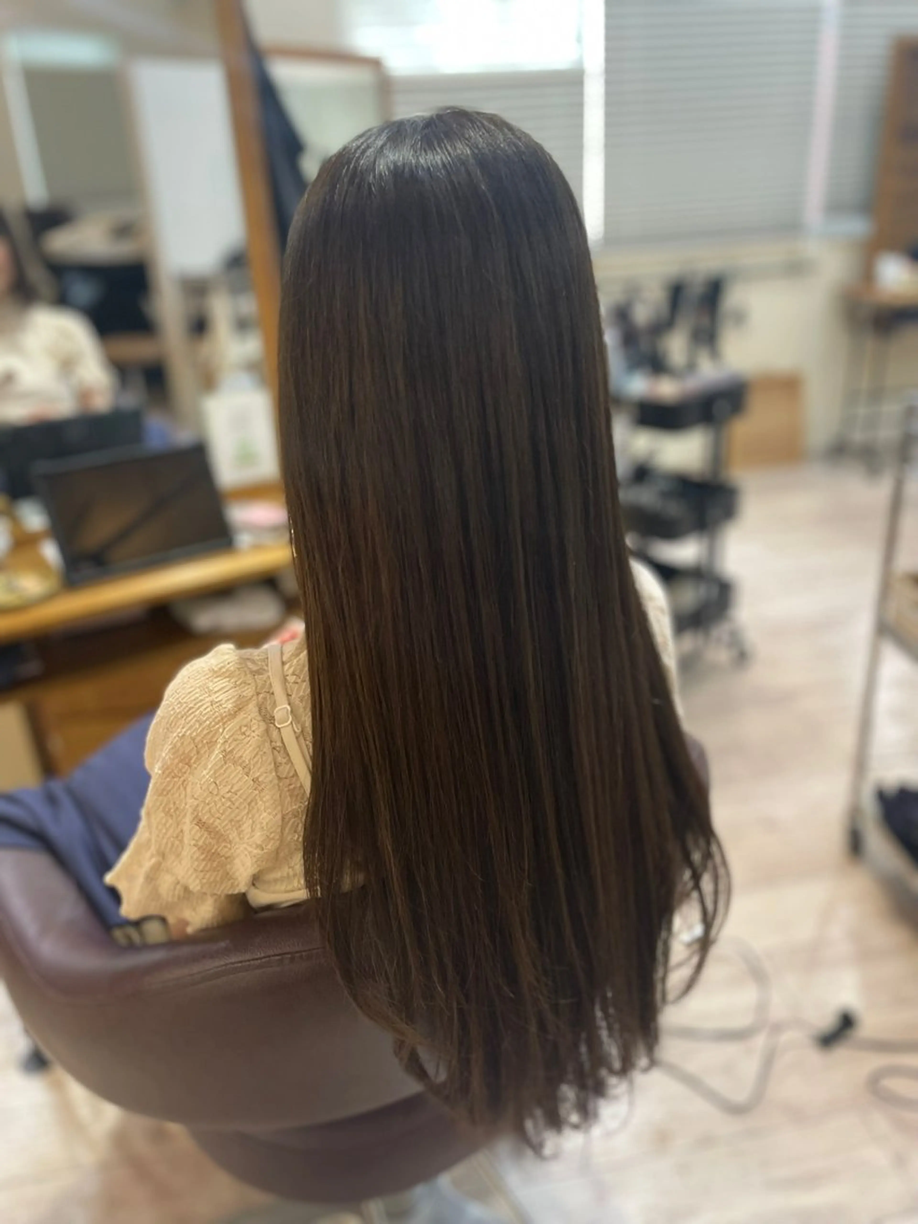 ロング 茅野 あゆ美のヘアスタイル