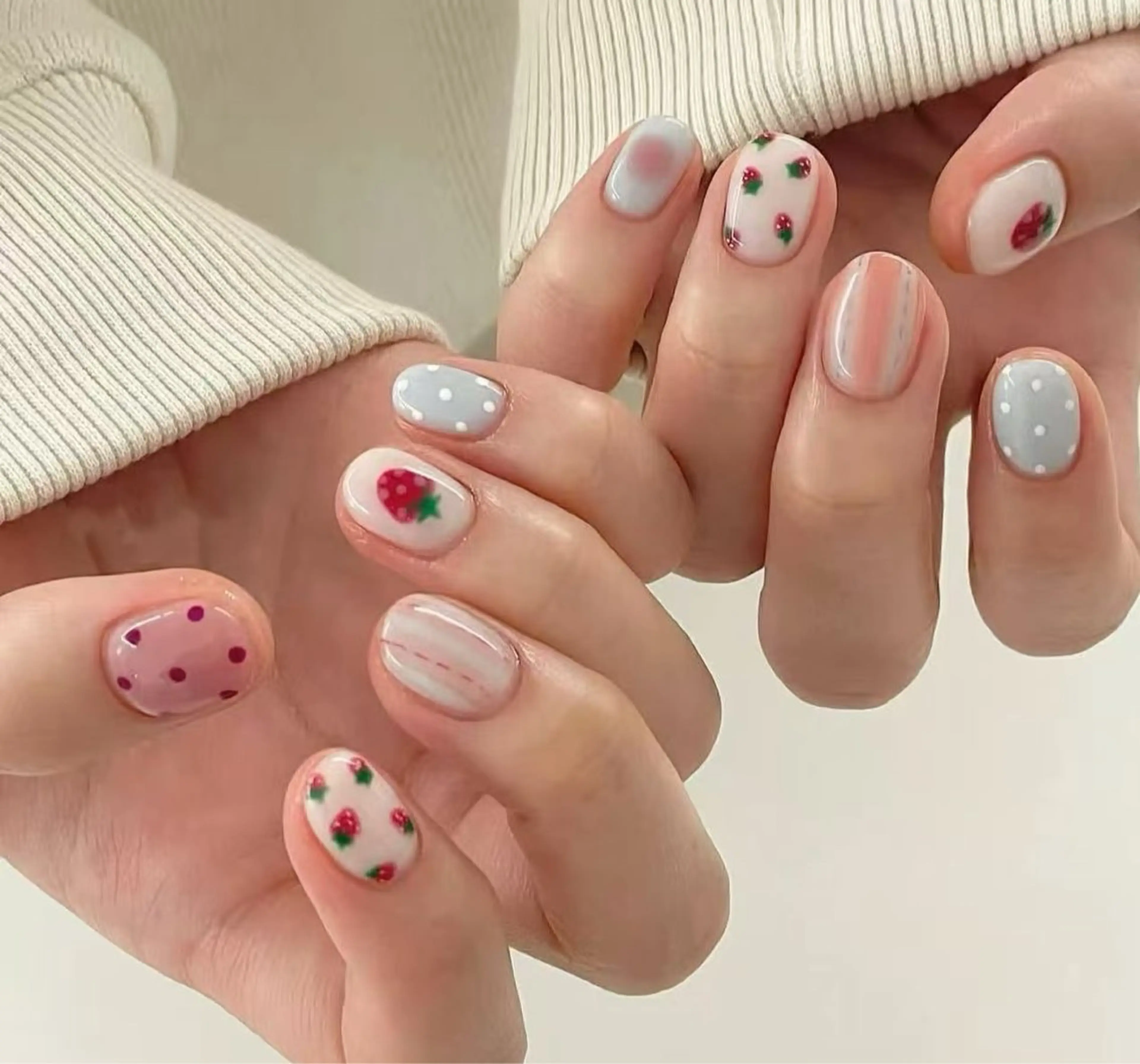 ネイル オーロラネイル フラワーネイル フットネイル フレンチネイル ジェルネイル ハンドネイル 相沢 さやかのネイルデザイン