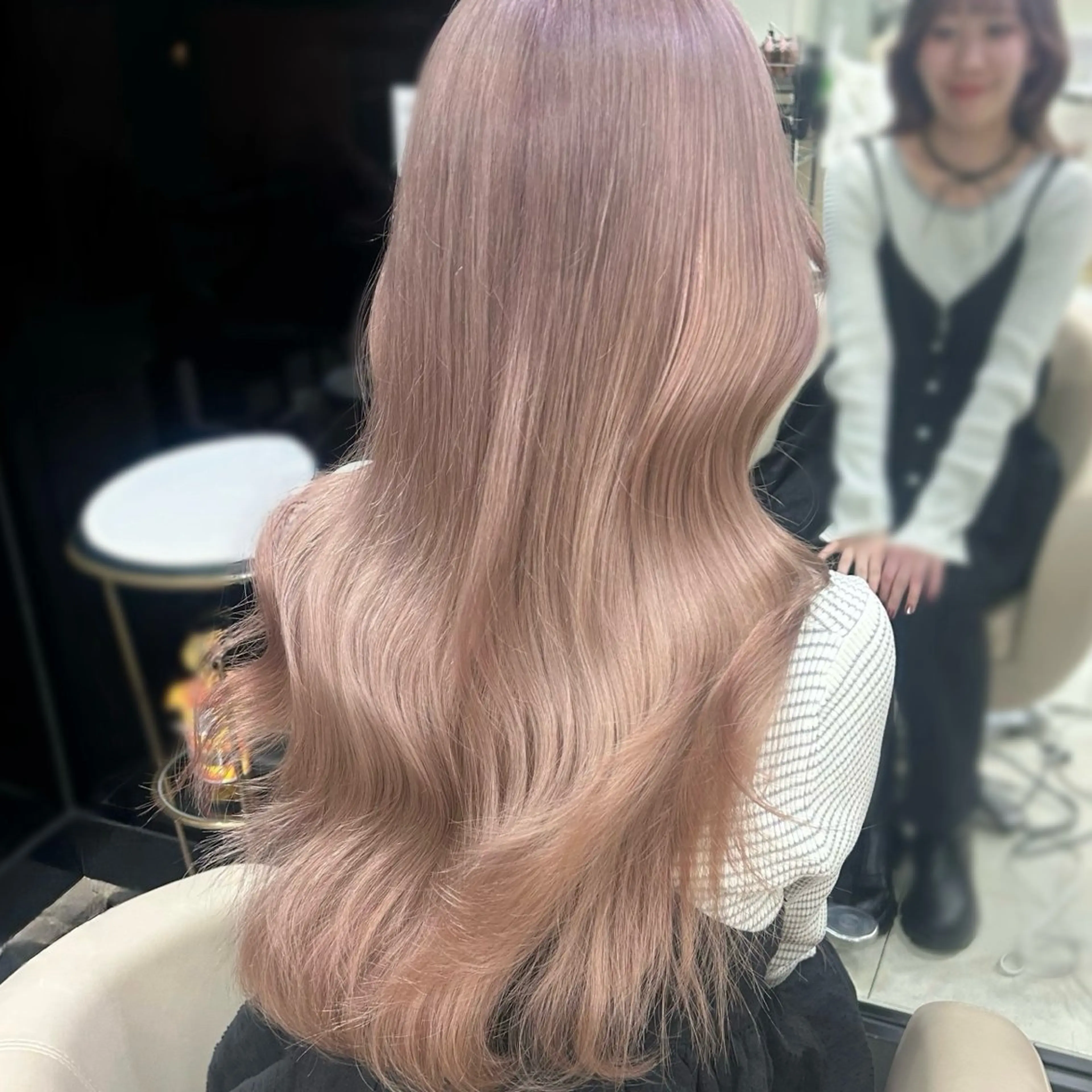 【シャンプーブロー込み🫧／ケアブリーチ💫】ブリーチカラー＋3stepトリートメントの写真