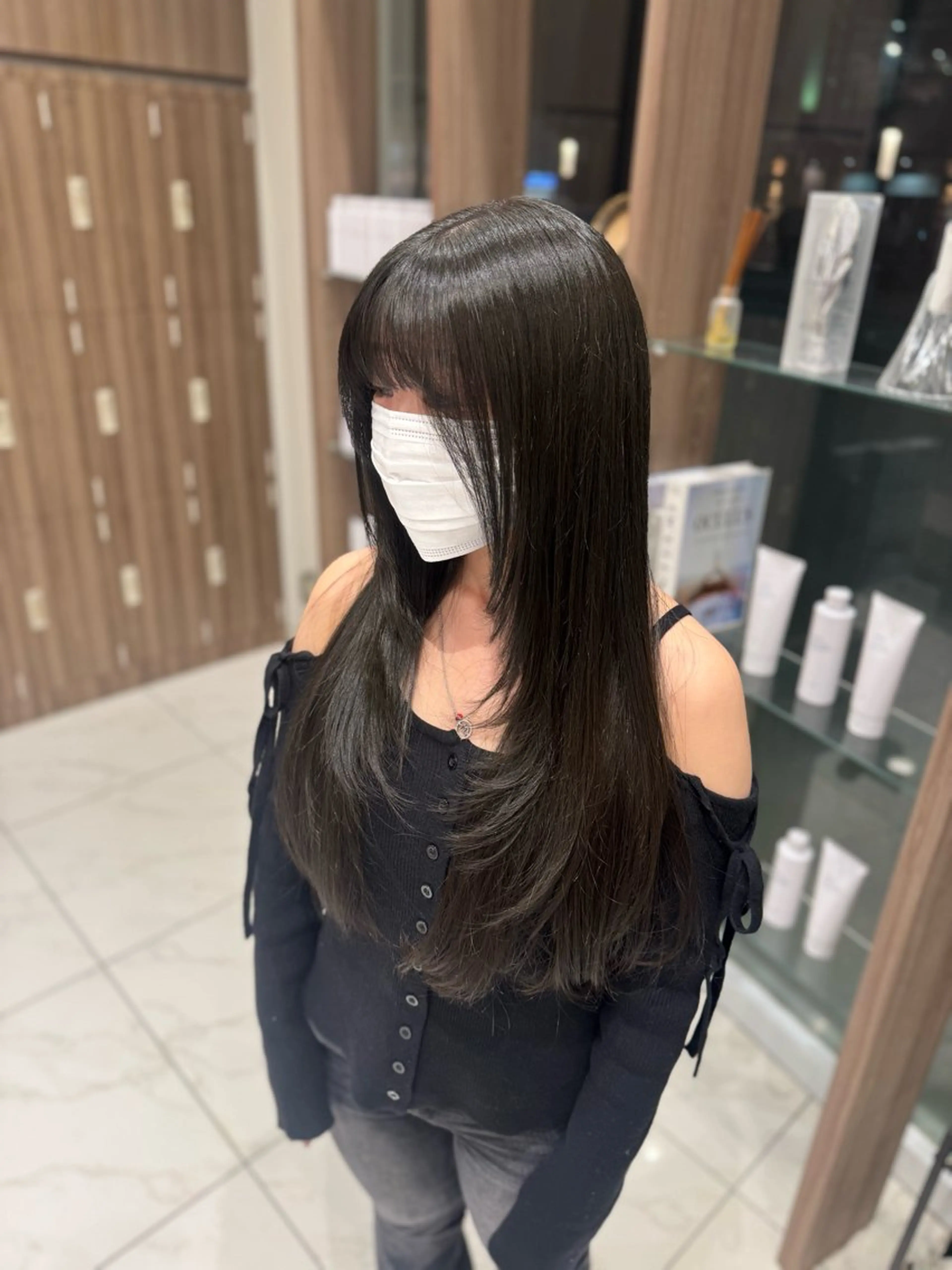 ロング カラー 黒髪 透明感カラー 顔まわりレイヤー 顔周りカット レイヤーカット 🕯コバ/レイヤー/ 透明感/縮毛🕯のヘアスタイル