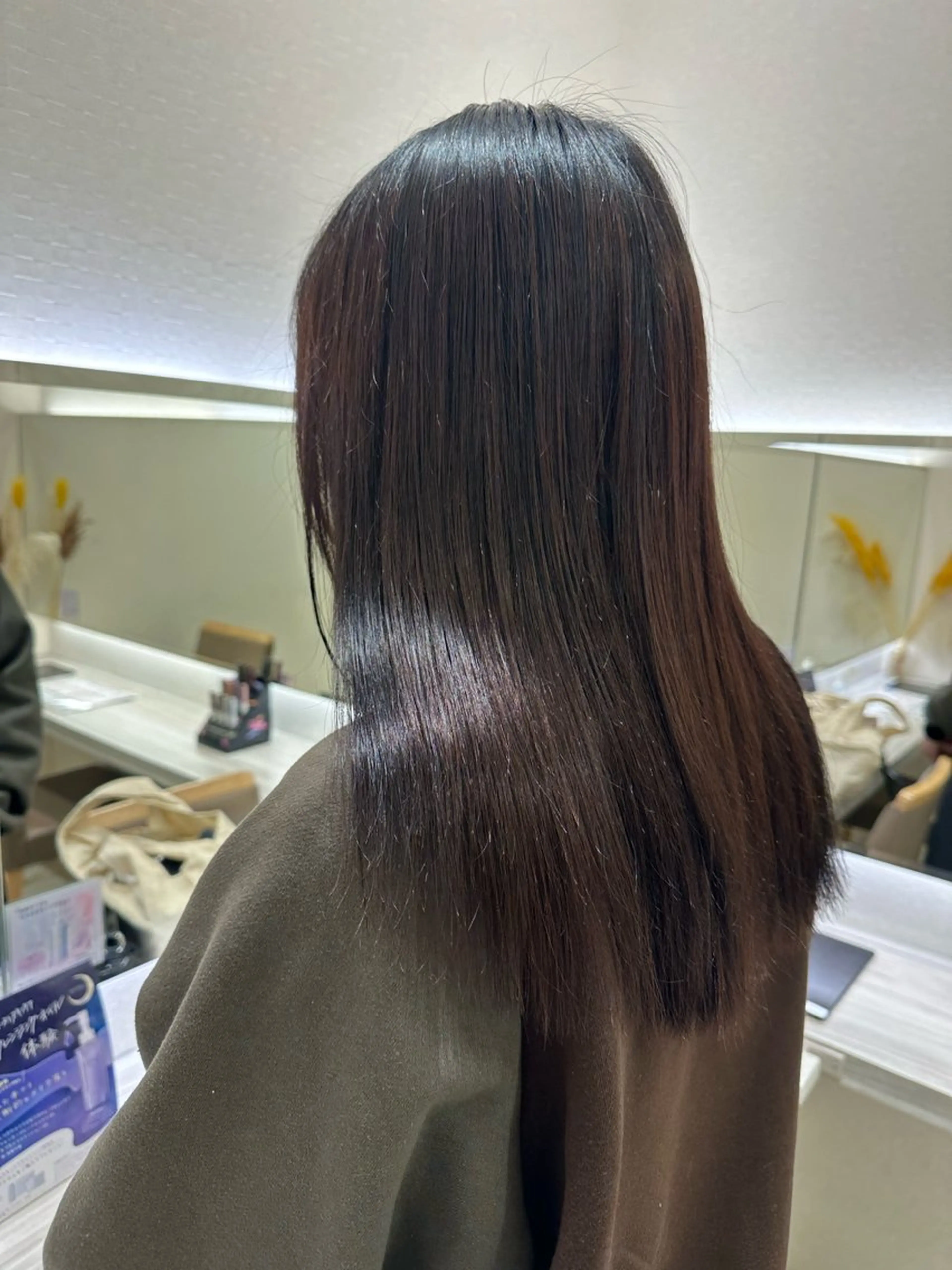 セミロング カラー タイトボブ個性派カラ ーAKANEのヘアスタイル