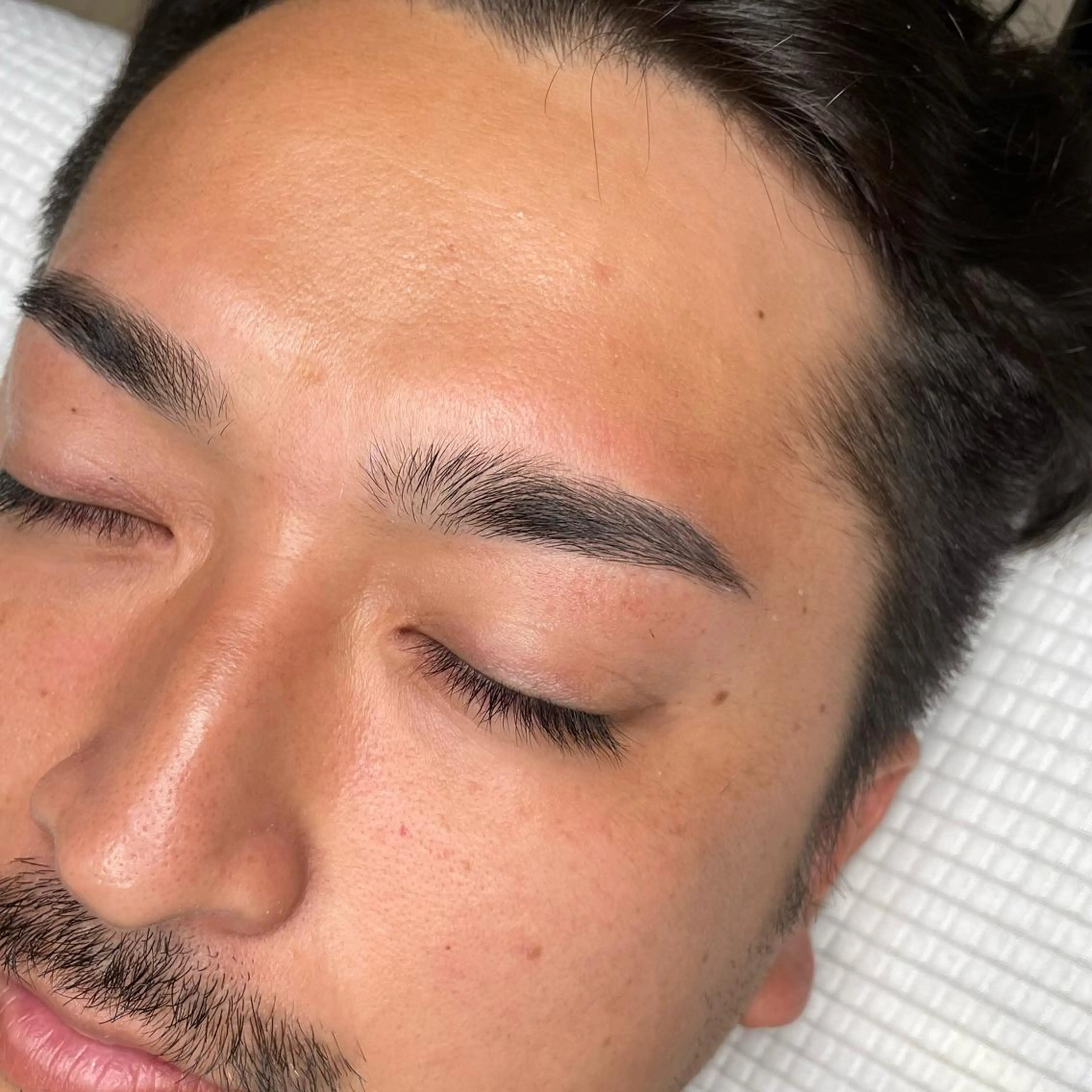 アイブロウ 眉毛ワックス脱毛 viii ヴィーのマツエク・マツパデザイン