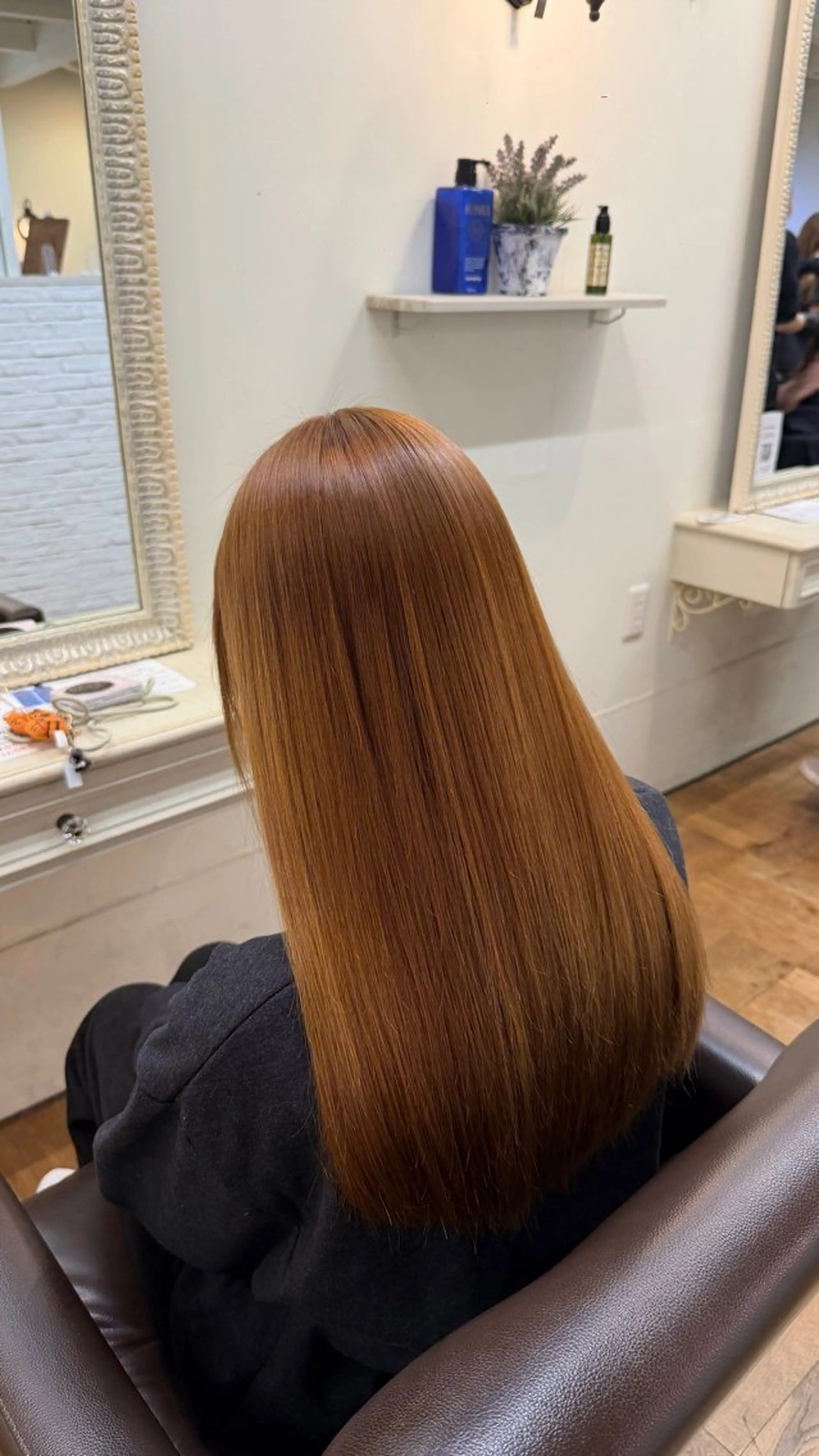 セミロング アッシュ 西村 美月のヘアスタイル