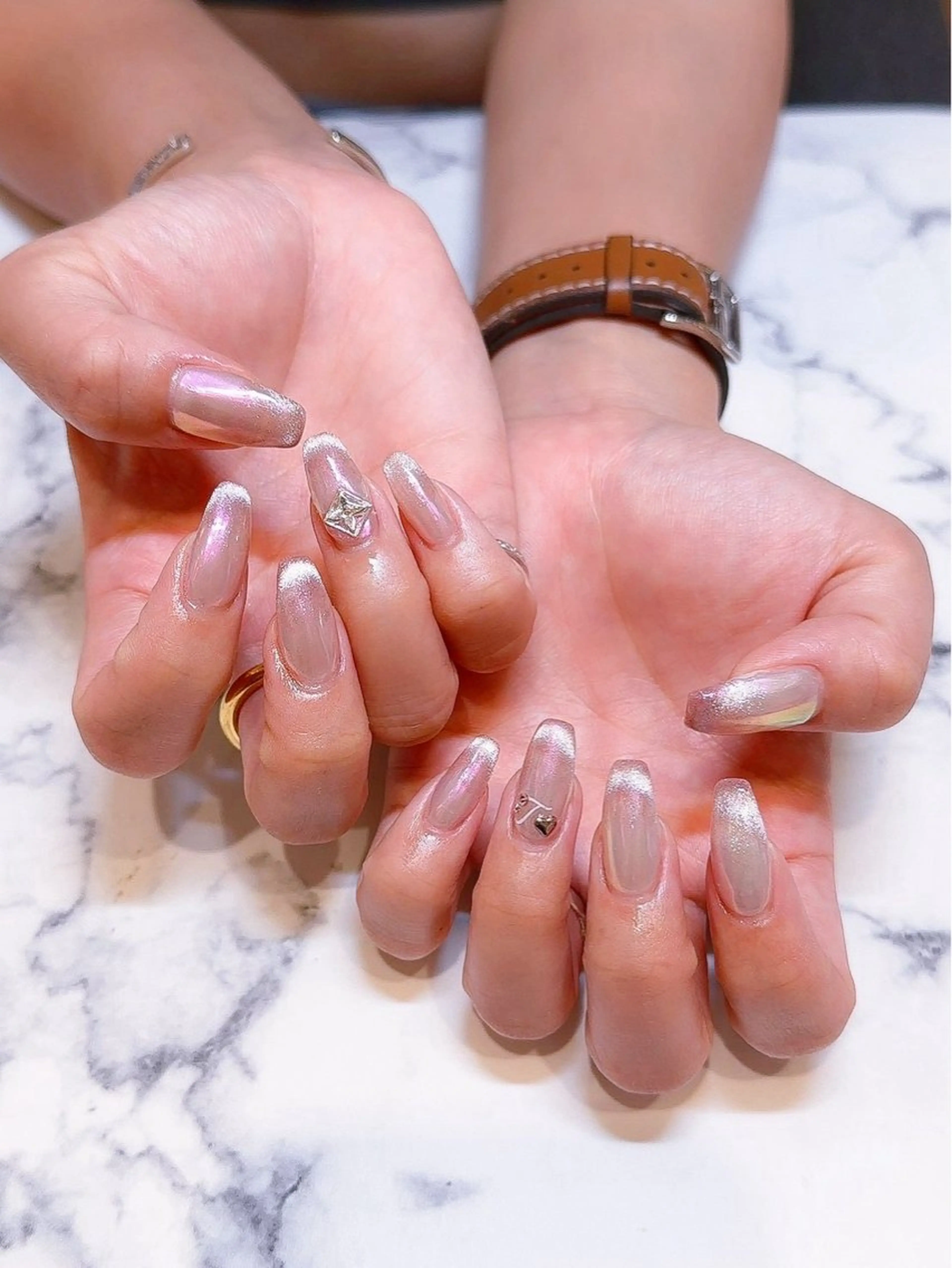 ネイル 🦋LOA🦋 店長 KURUMIのネイルデザイン