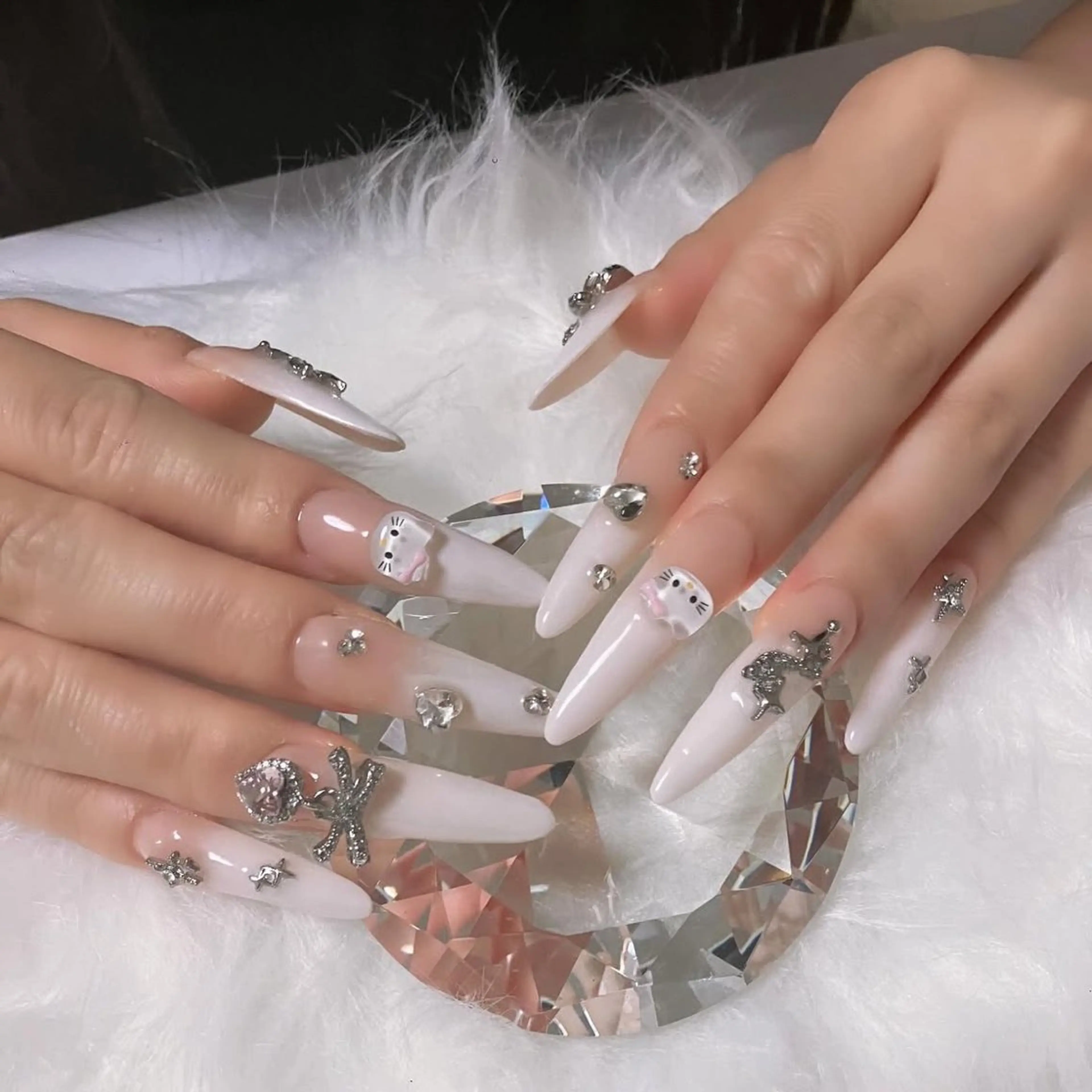 ネイル アートネイル 長さ出し ガーリー 韓国ネイル 持ち込み Rin Nail 新大久保店のネイルデザイン