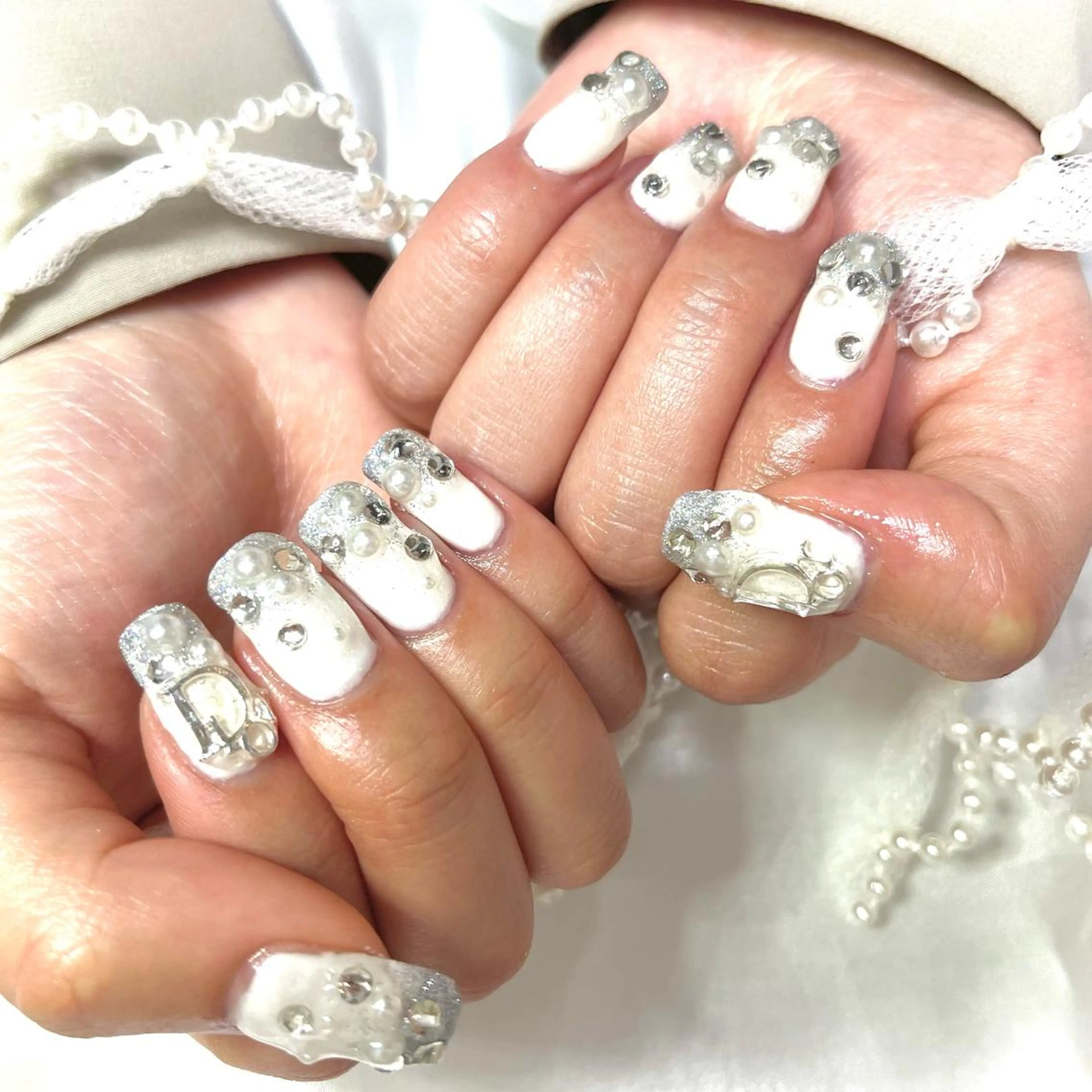 ネイル キラキラネイル ラメ(グリッター) ストーンネイル ホワイト 韓国ネイル💠 Tomoのネイルデザイン
