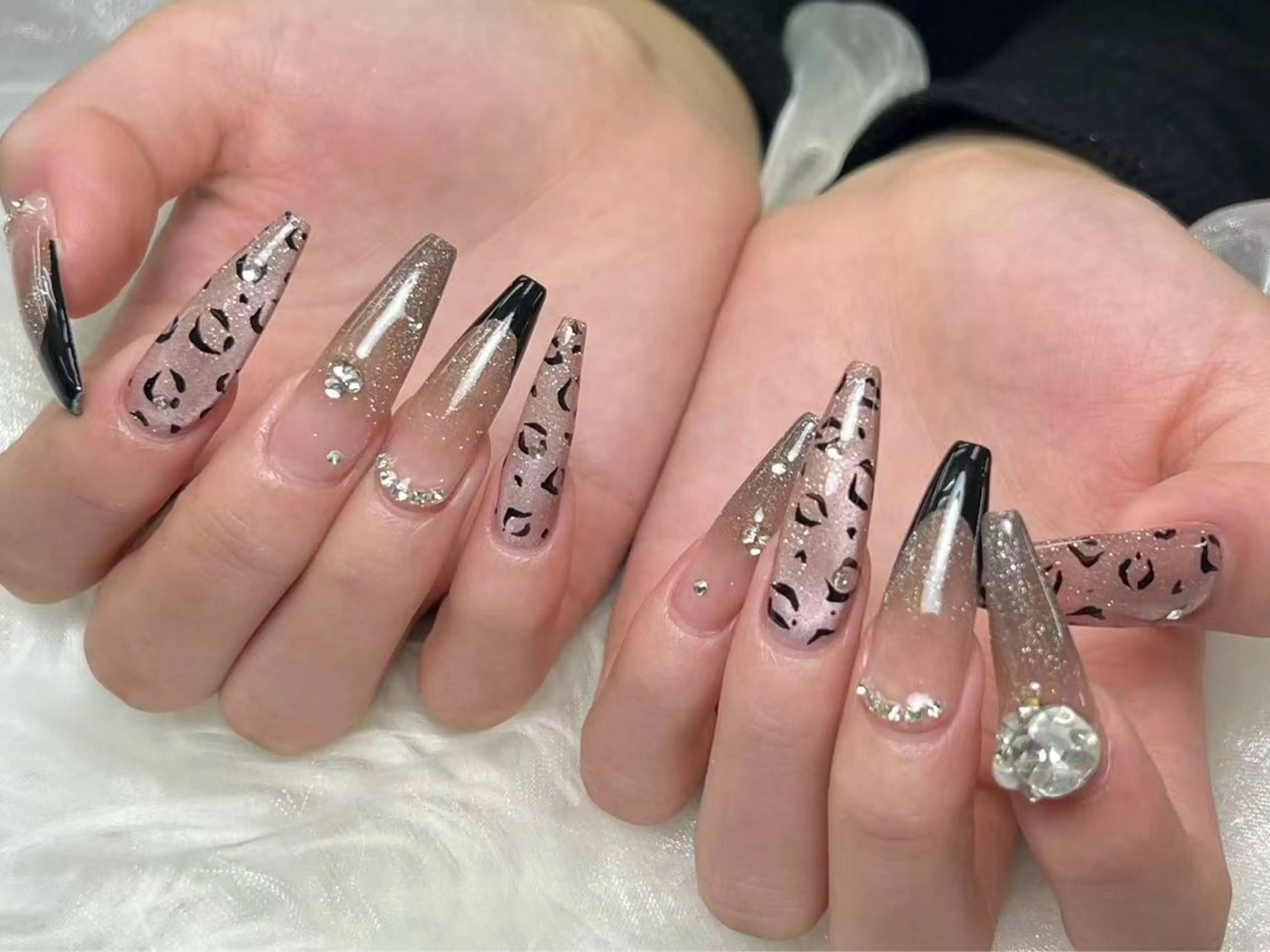 メンズ ネイル メンズ韓国風 アートネイル フレンチネイル ジェルネイル キラキラネイル ハンドネイル Bloom スカルプ専門店のネイルデザイン