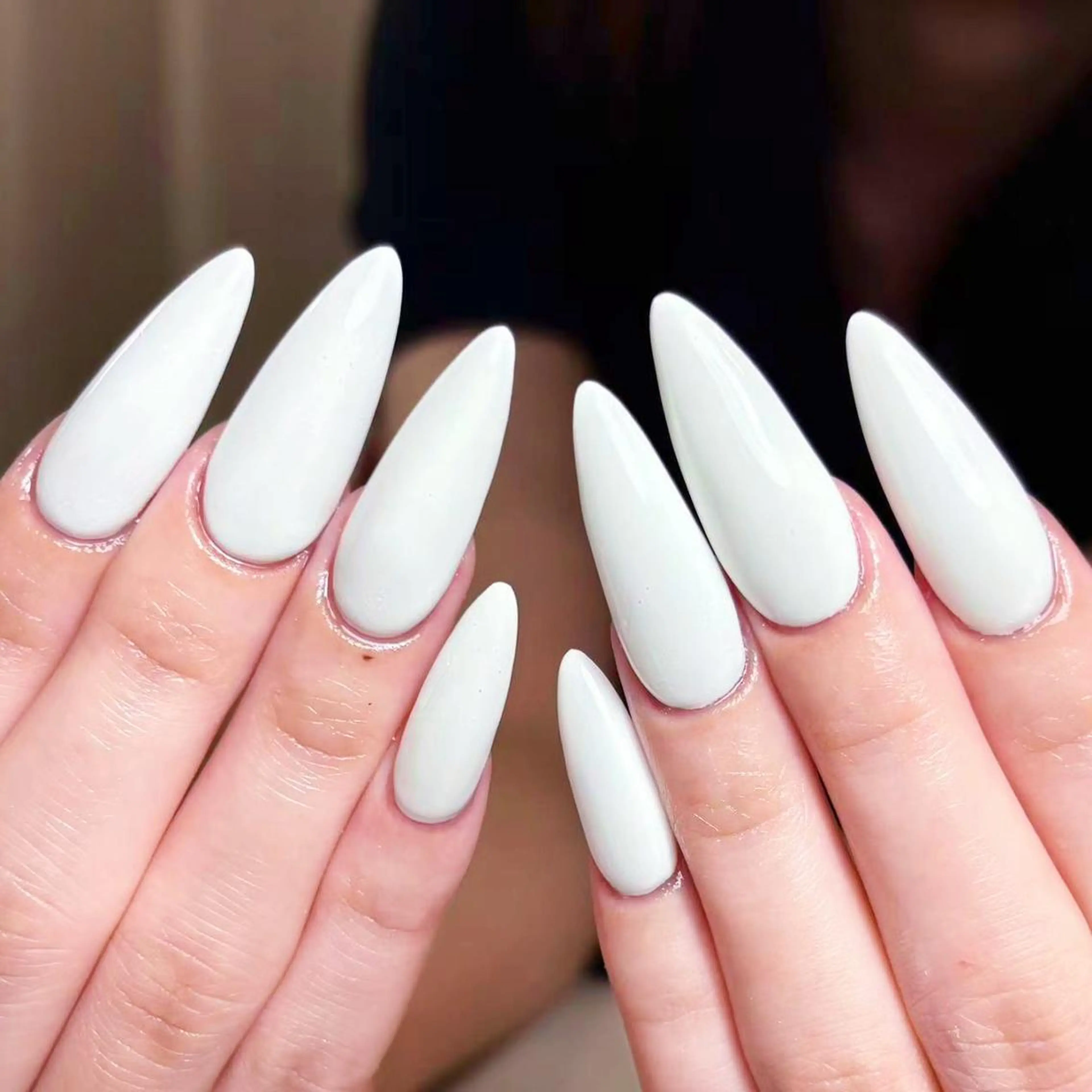 12月⭐️オフ無料⭐️🦋チップ+ジェル長さ出し【ワンカラー】の写真