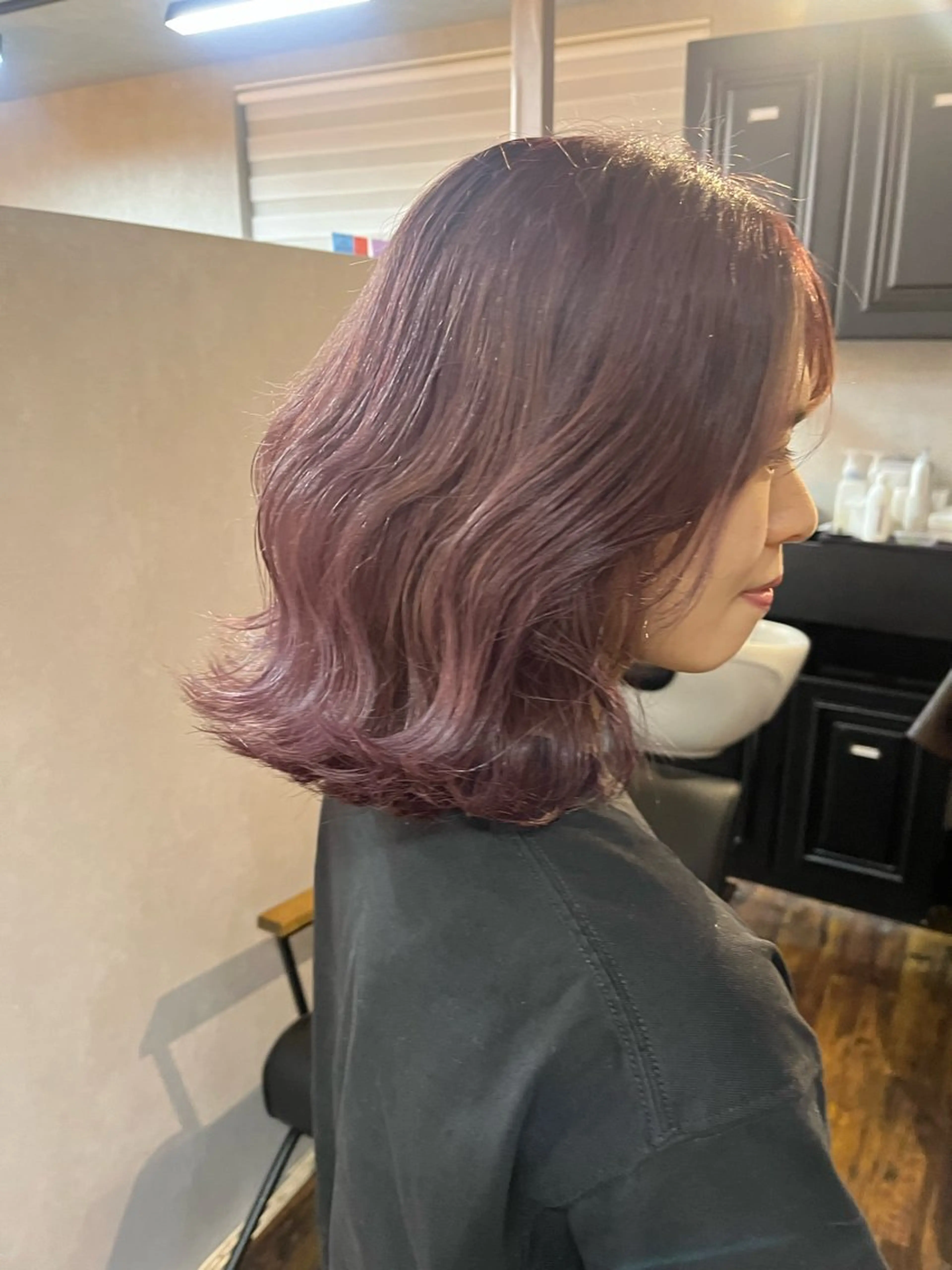 ミディアム パープルカラー トリートメント ere 代々木公園所属・みほ/ニュアンス/ モード/艶カラーのヘアスタイル
