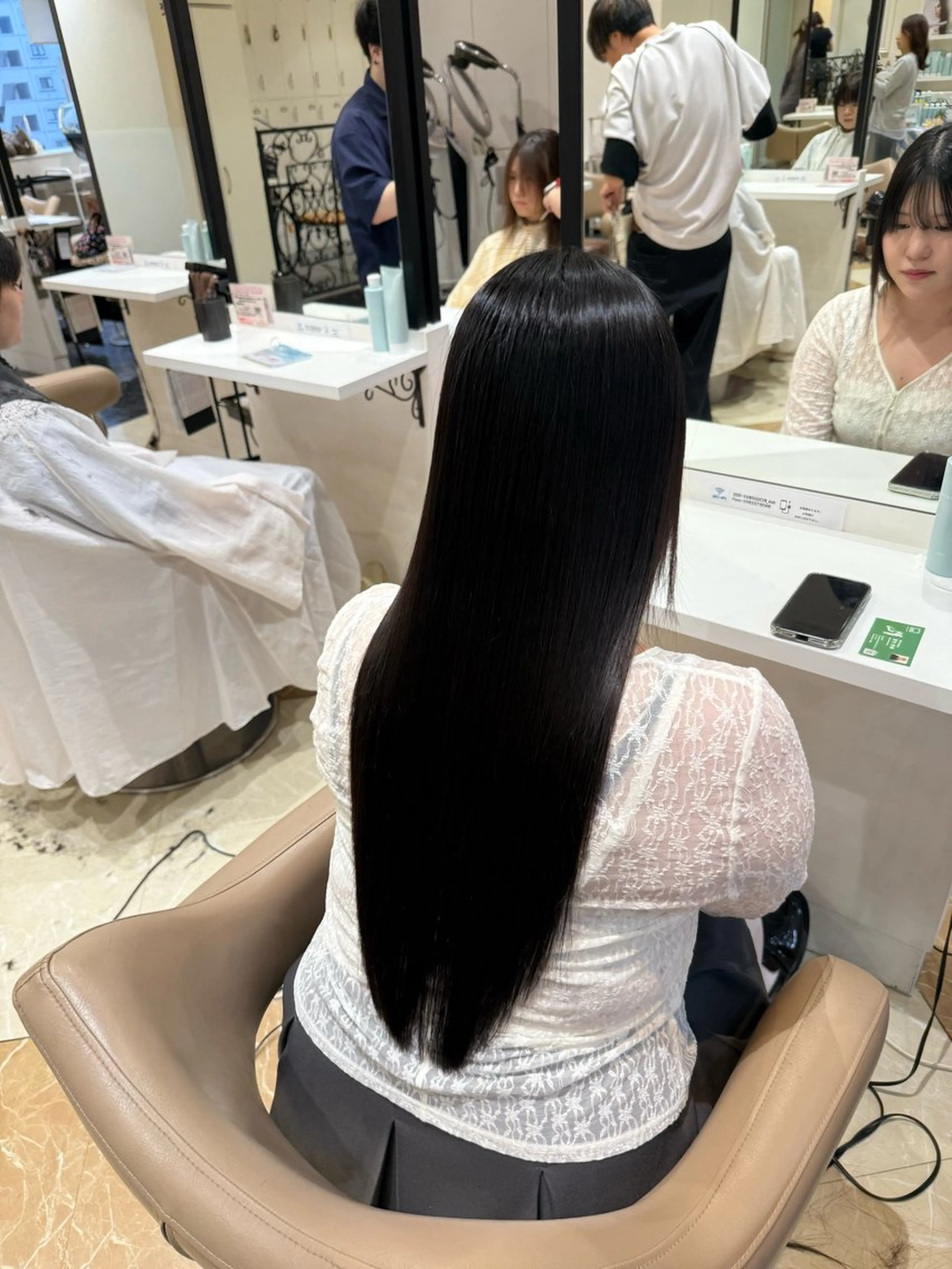 【何回でも使える】✨今までにない艶髪を提供✨カット➕縮毛矯正➕髪質改善トリートメントの写真