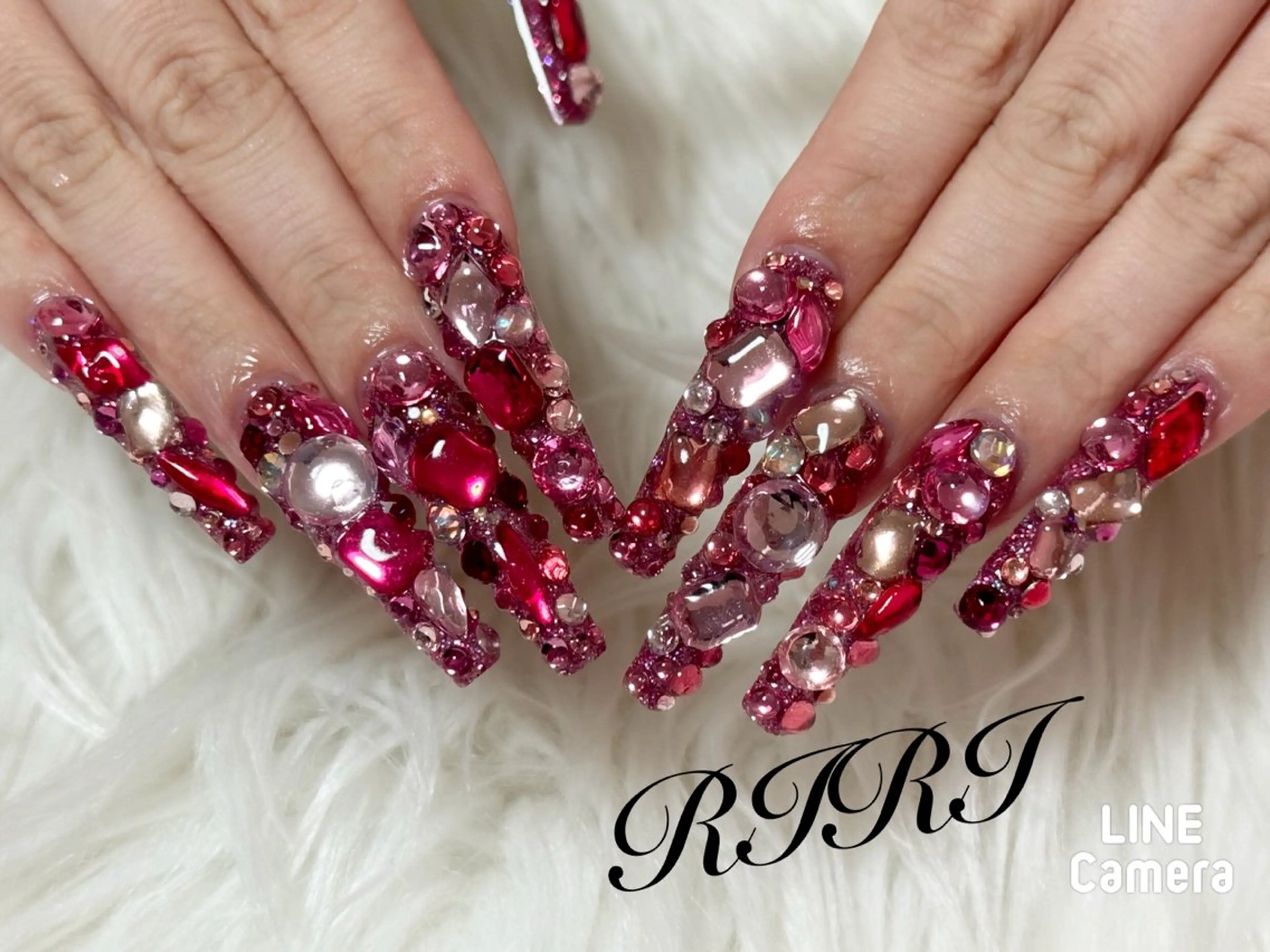 ネイル ジェルネイル キラキラネイル 韓国ネイル ラメ(グリッター) ロングネイル ハンドネイル riri オーナーのネイルデザイン