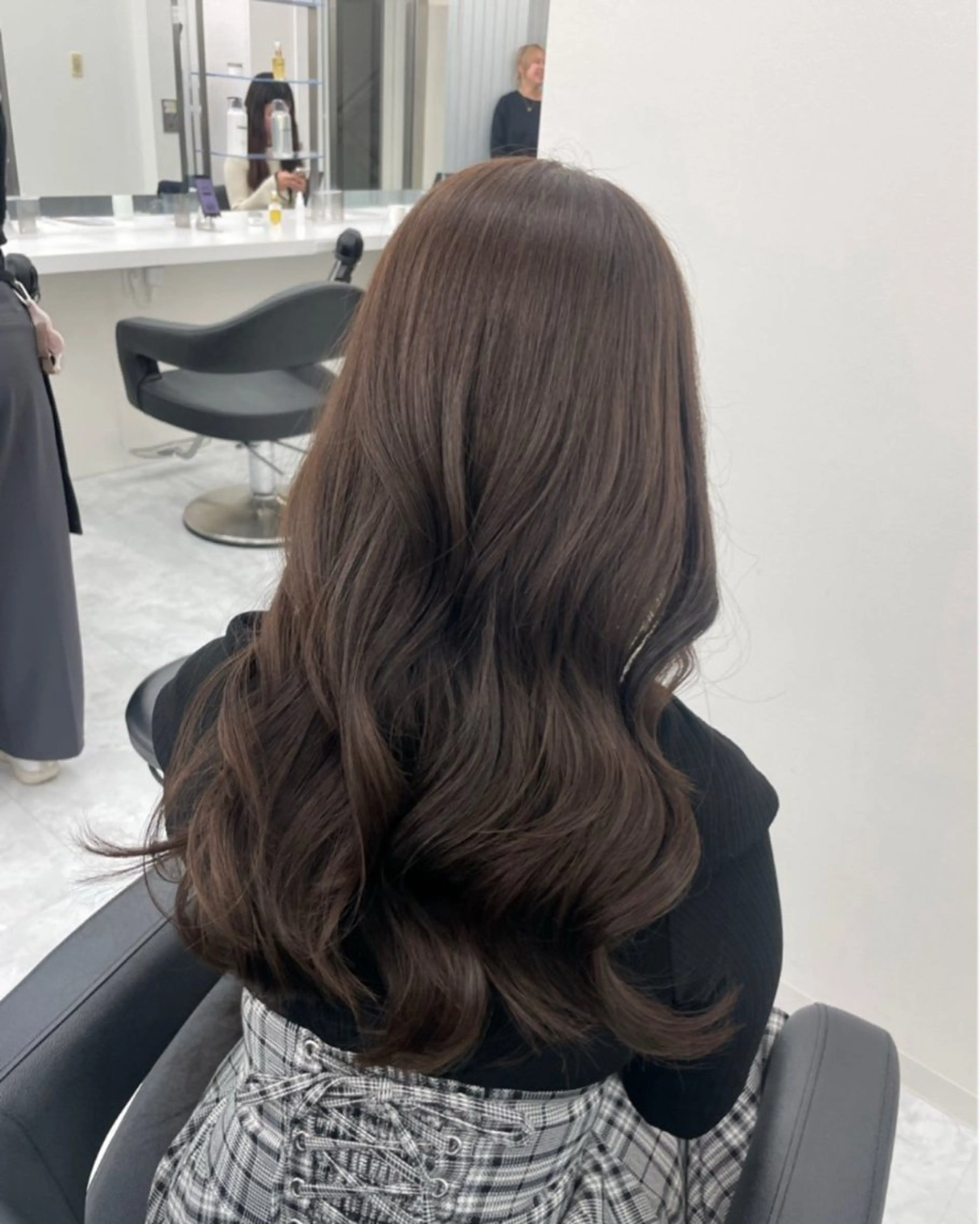 ロング カット ヘアカラー トリートメント 韓国ヘア/ブリーチ無 しWカラー/オリーブのヘアスタイル