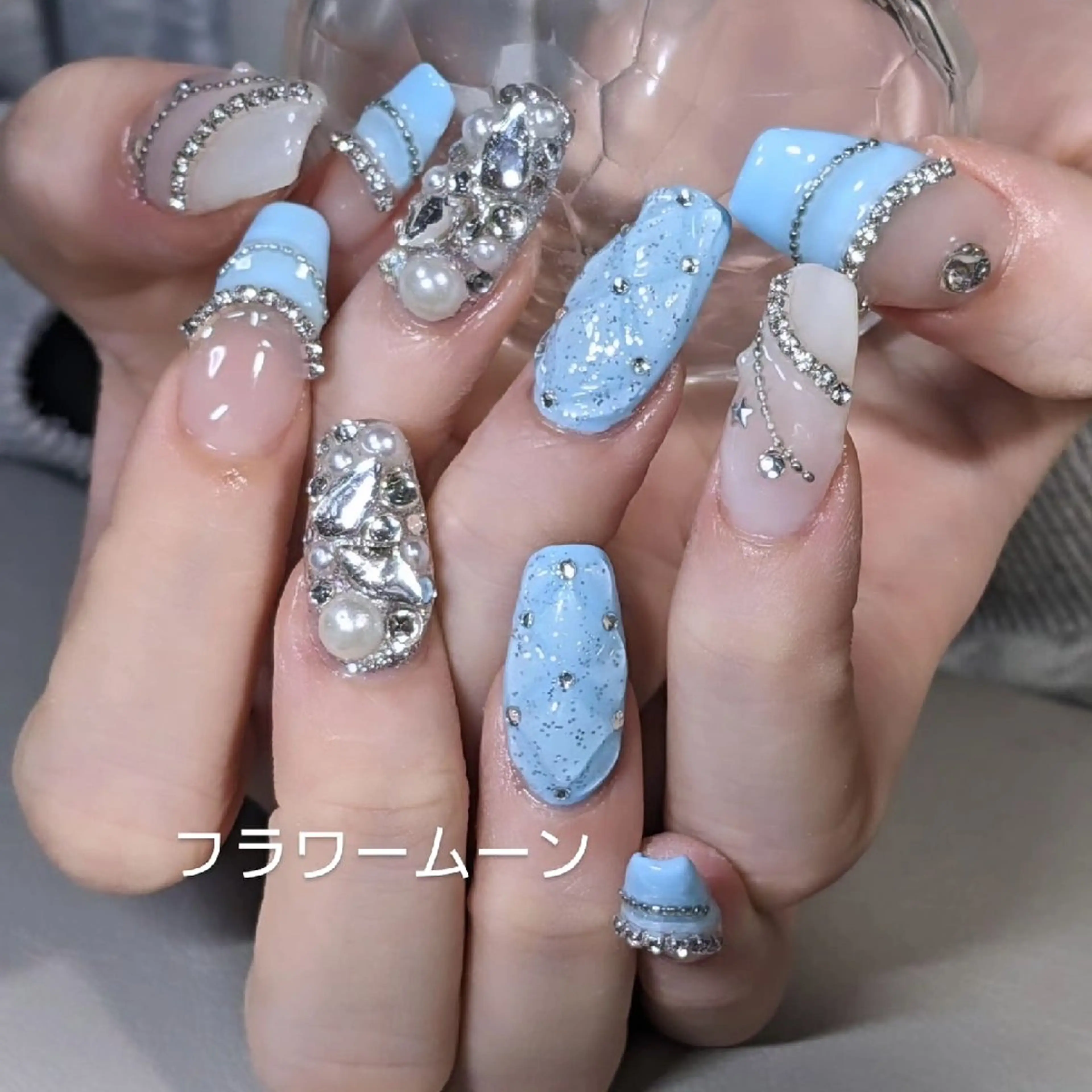 ネイル フレンチネイル フラワー ムーンのネイルデザイン