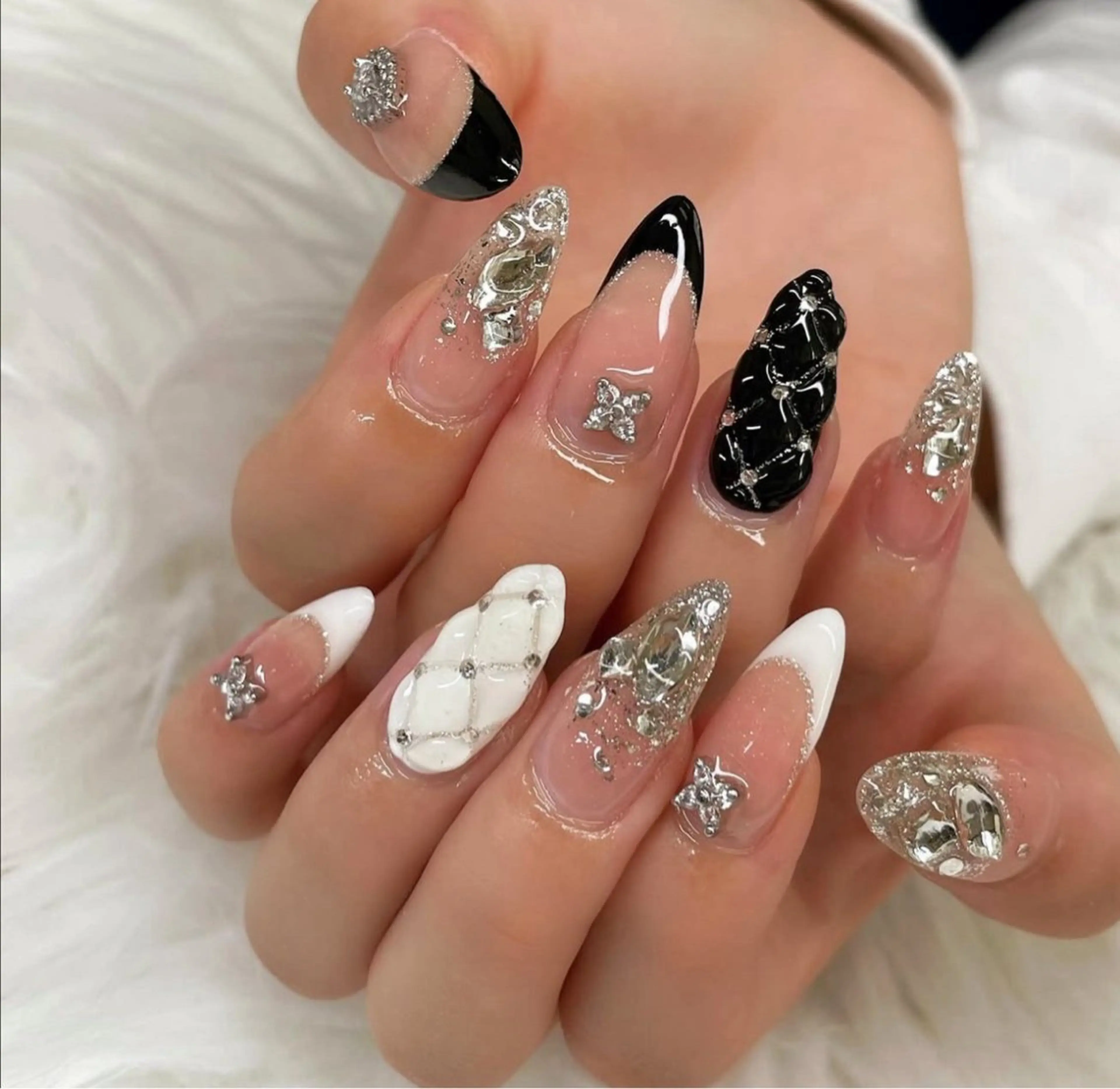 ネイル フレンチネイル キラキラネイル 水色 マグネットネイル ミラーネイル Lina nail所属・Lunaa 池袋のネイルデザイン