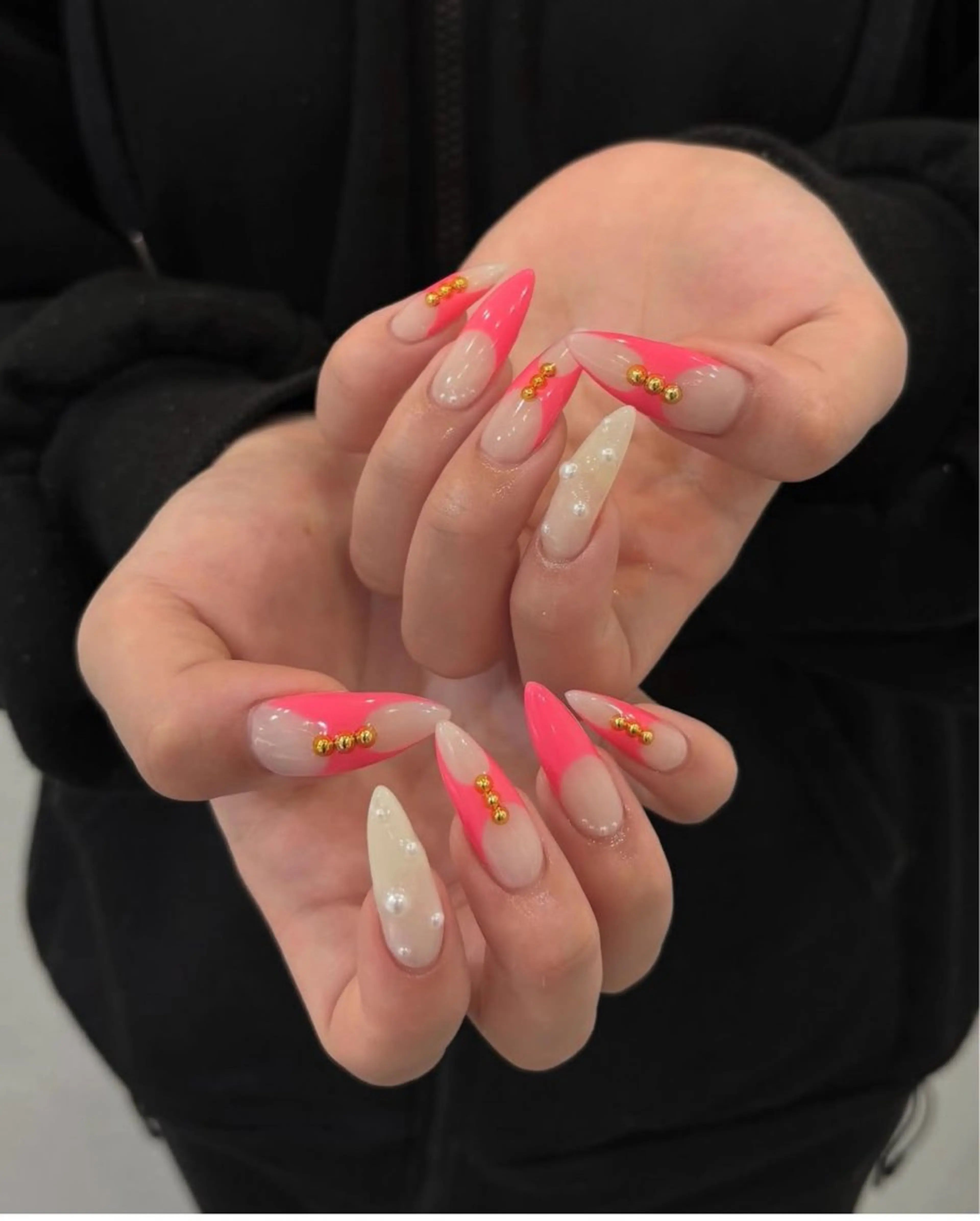 ネイル フレンチネイル グラデーション 韓国ネイル マグネットネイル シンプルネイル ハンドネイル CoMo Nail Studio所属・CoMo Nailのネイルデザイン