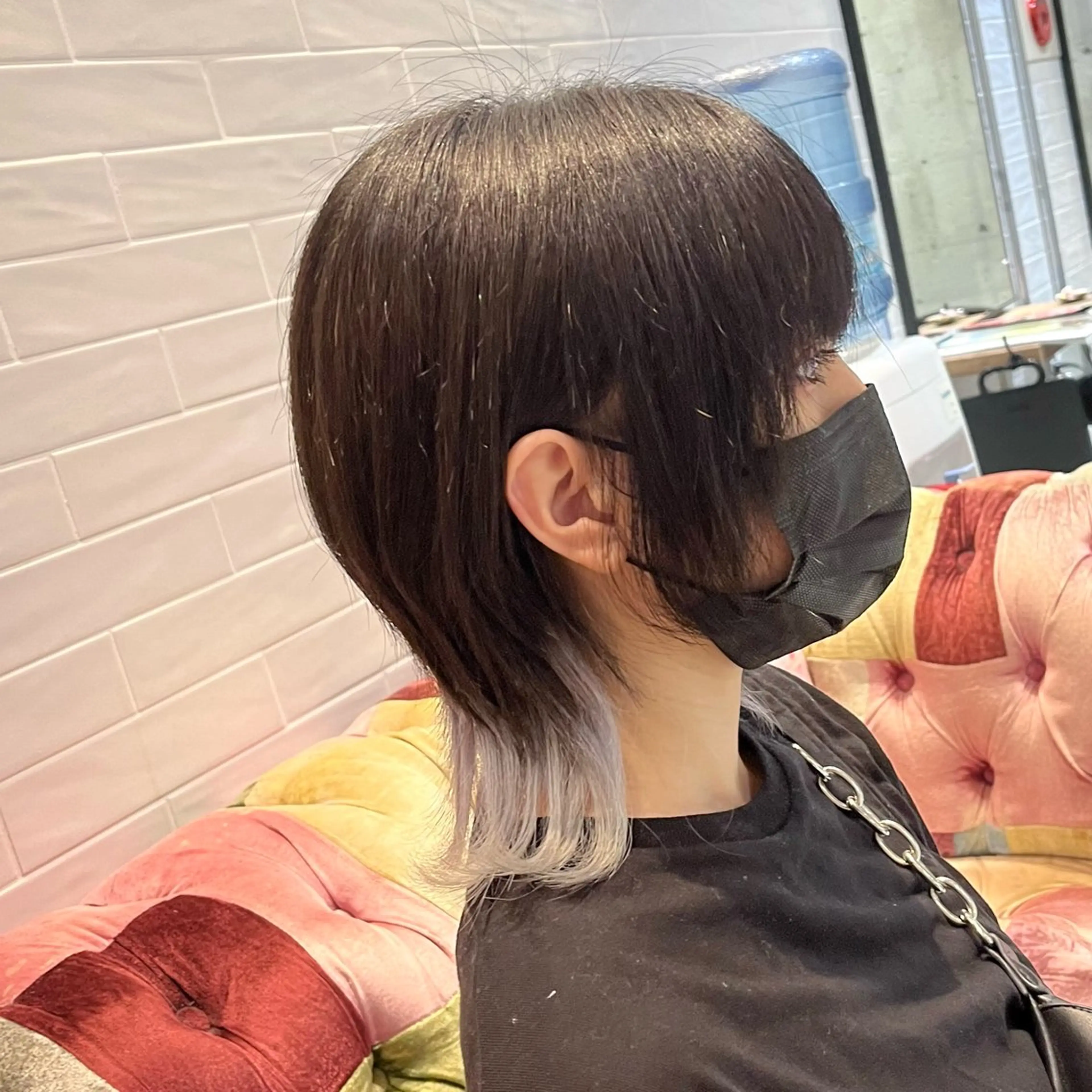 ミディアム カラー アッシュ ブリーチ ハイトーンカラー ホワイトアッシュ カット ヘアカラー tomoka 推しカラーのヘアスタイル