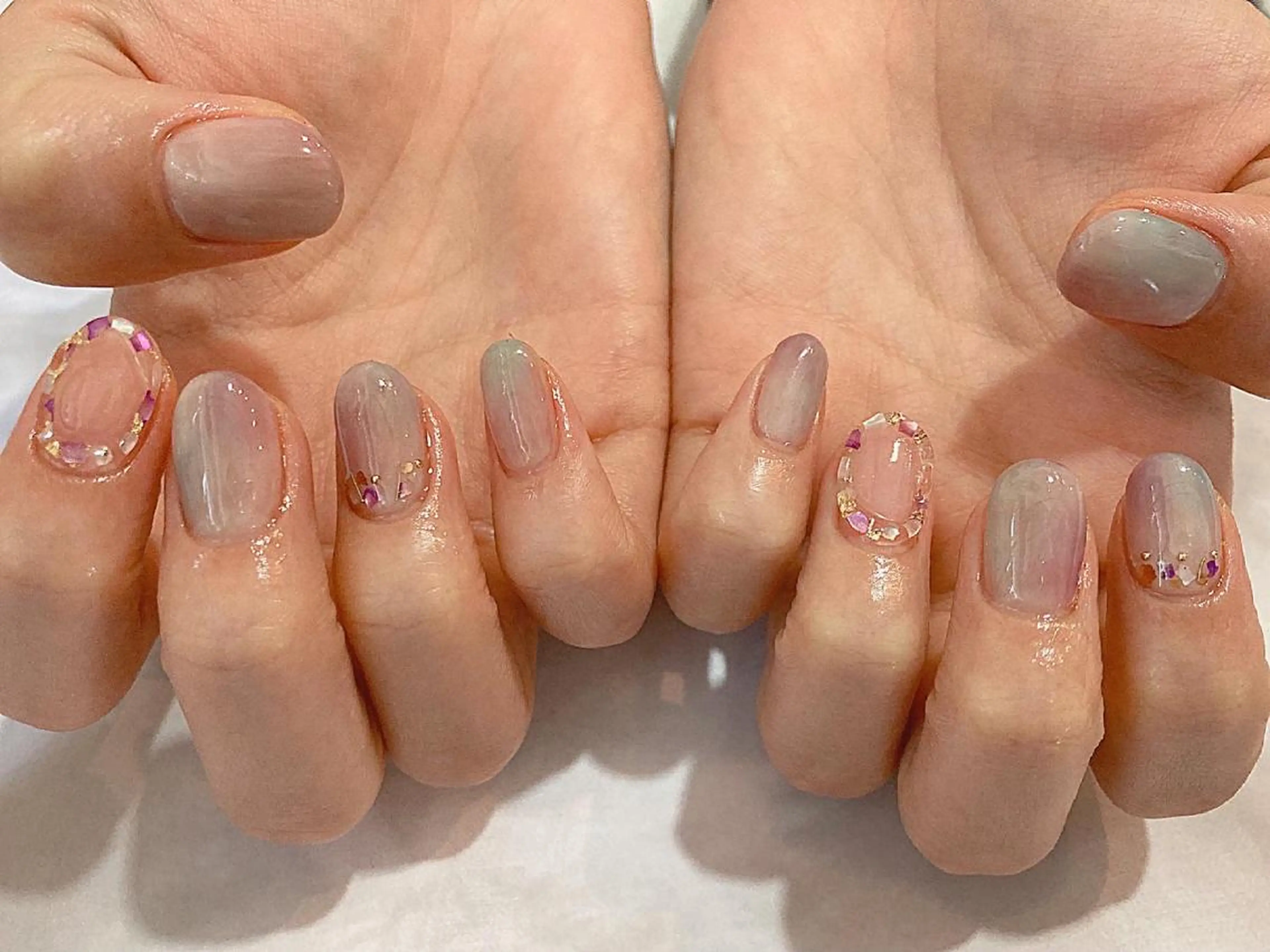 ショート カラー ネイル マツエク・マツパ ハンドネイル illum hicariのネイルデザイン