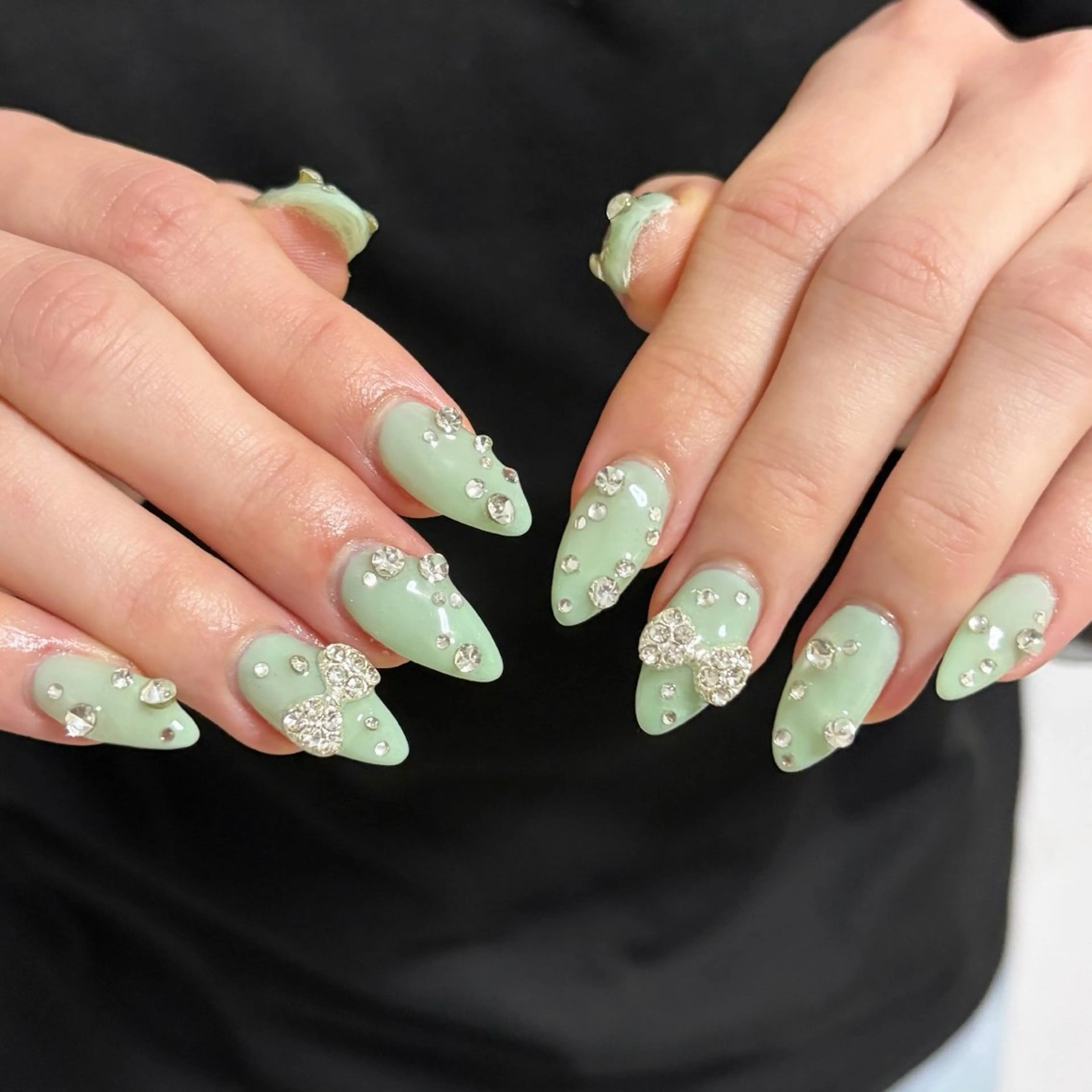 ネイル ハンドネイル フットネイル 直方市ネイルサロン minuitのネイルデザイン