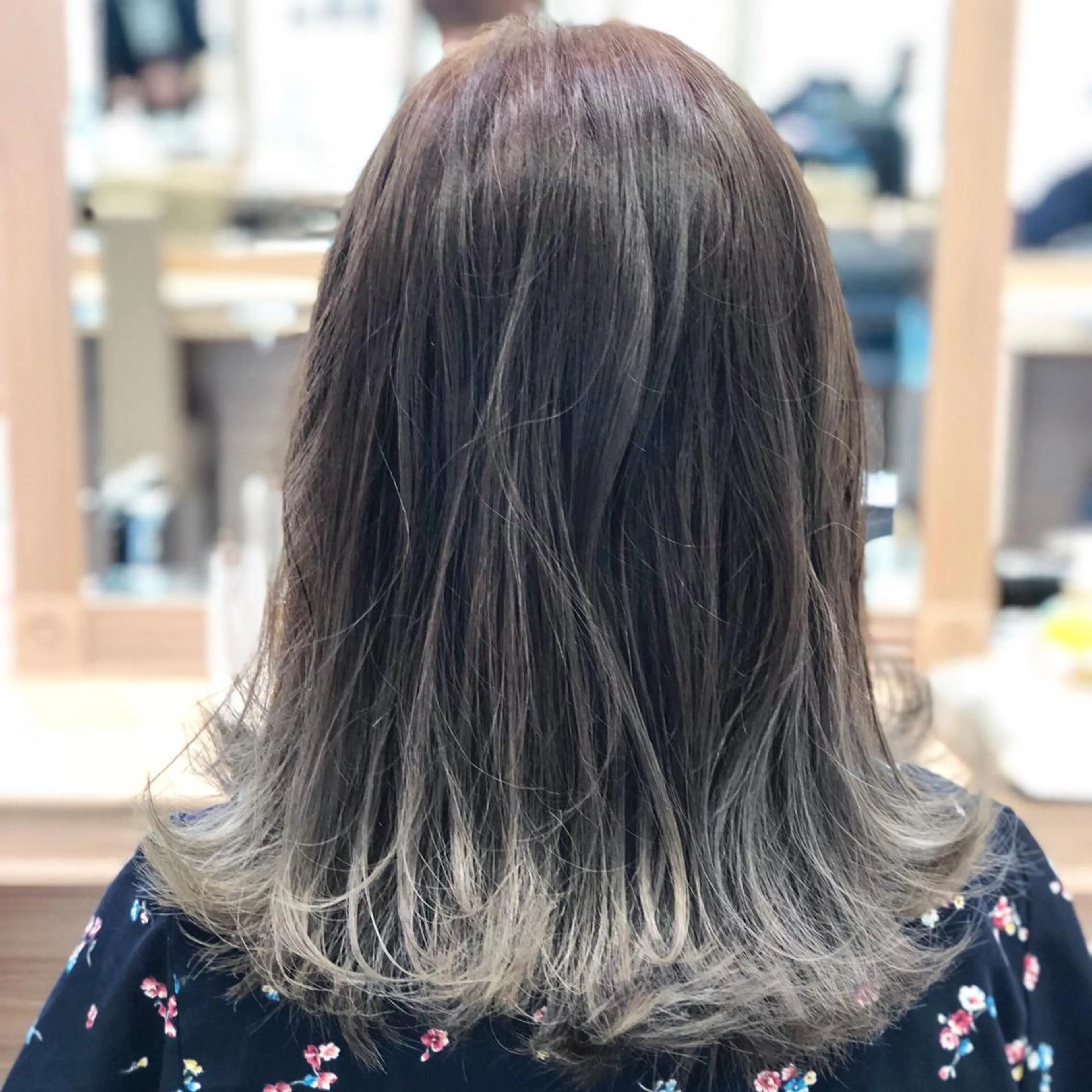 セミロング カラー ブルーカラー ブルージュ ヘアカラー トリートメント 💙髪質改善 💙和田💙のヘアスタイル