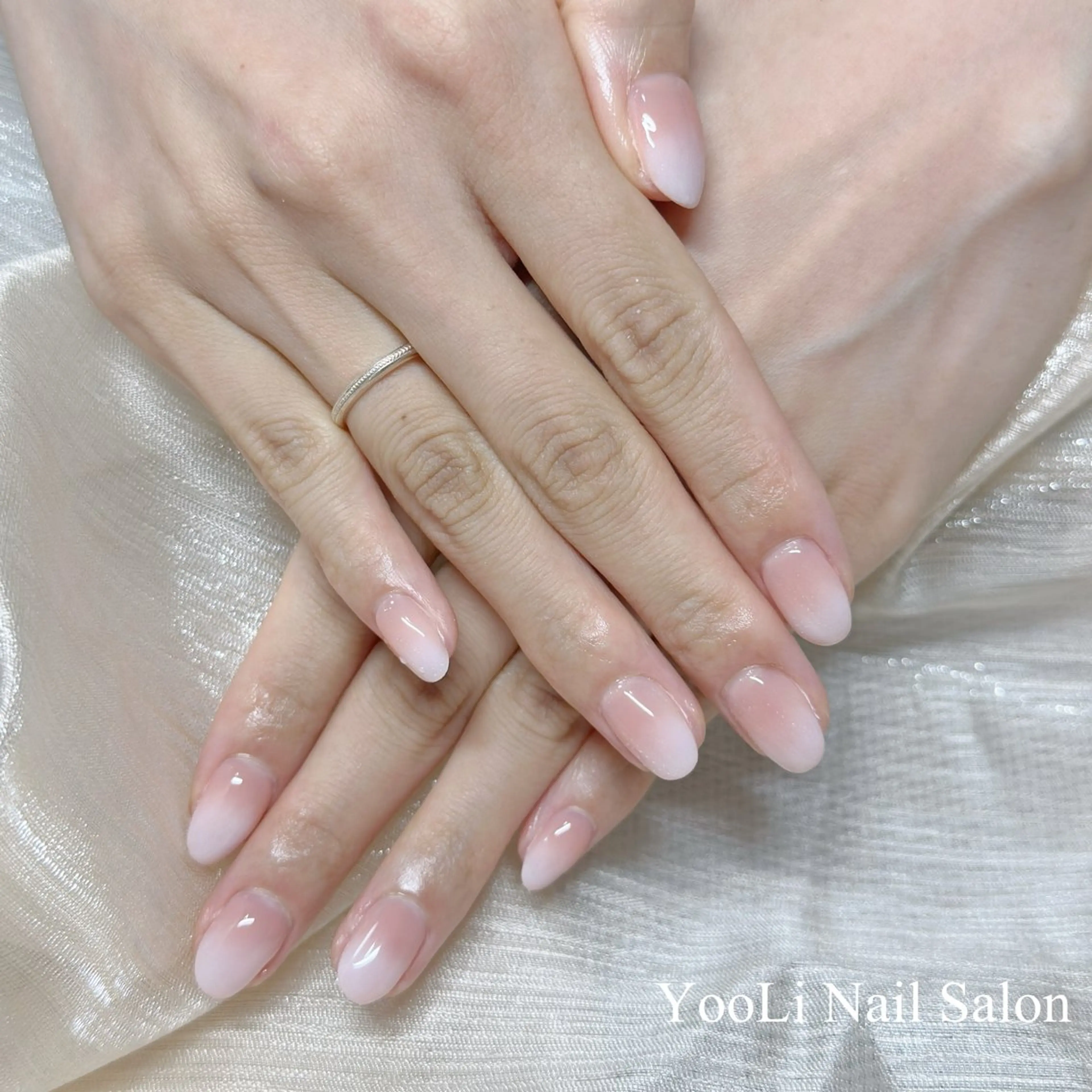 ネイル オーロラネイル チークネイル フレンチネイル ガラスフレンチ グラデーション 🎀 あやのネイルデザイン