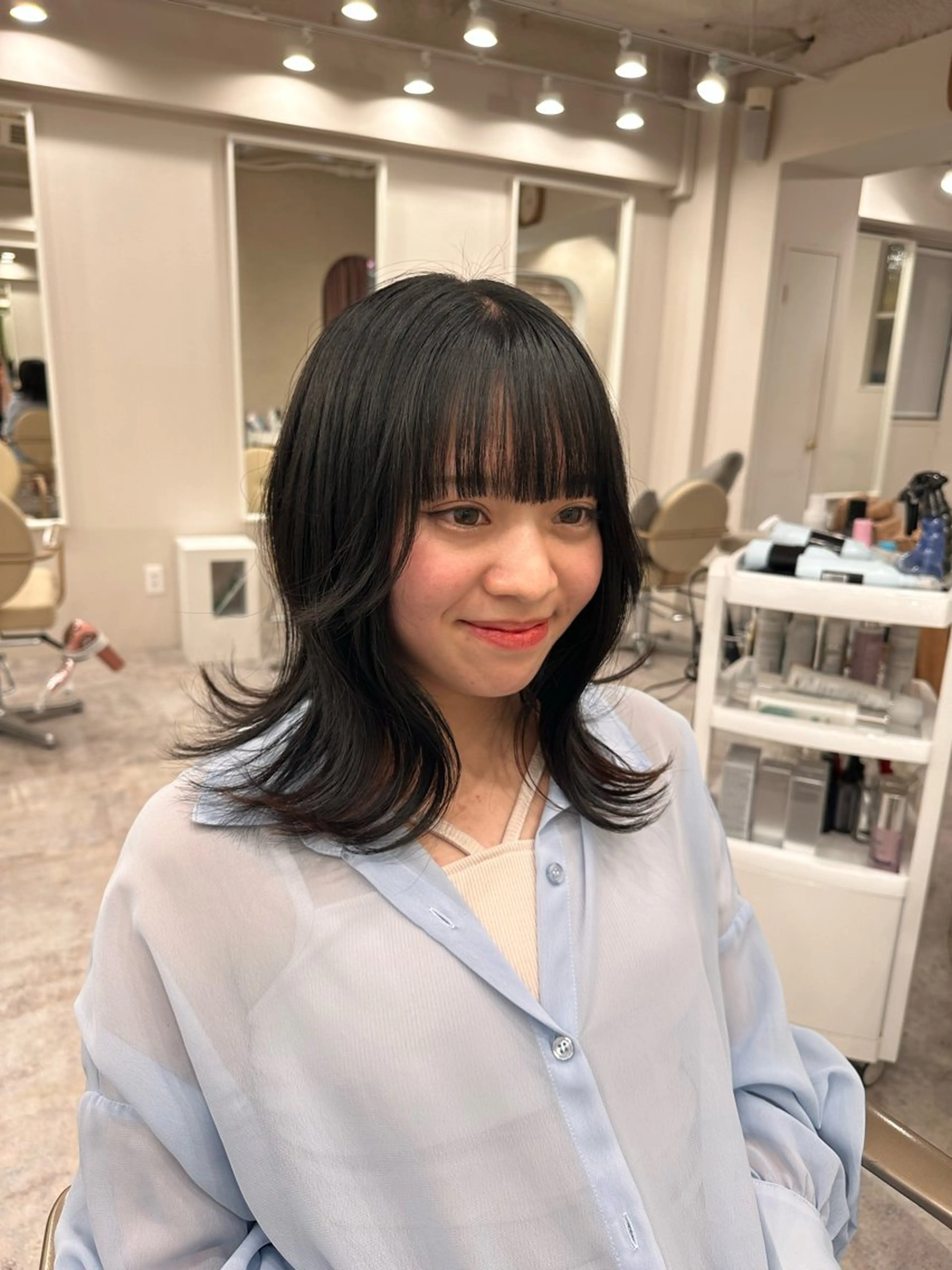 ミディアム ボブ、レイヤー、 ハイトーン、古淵のヘアスタイル