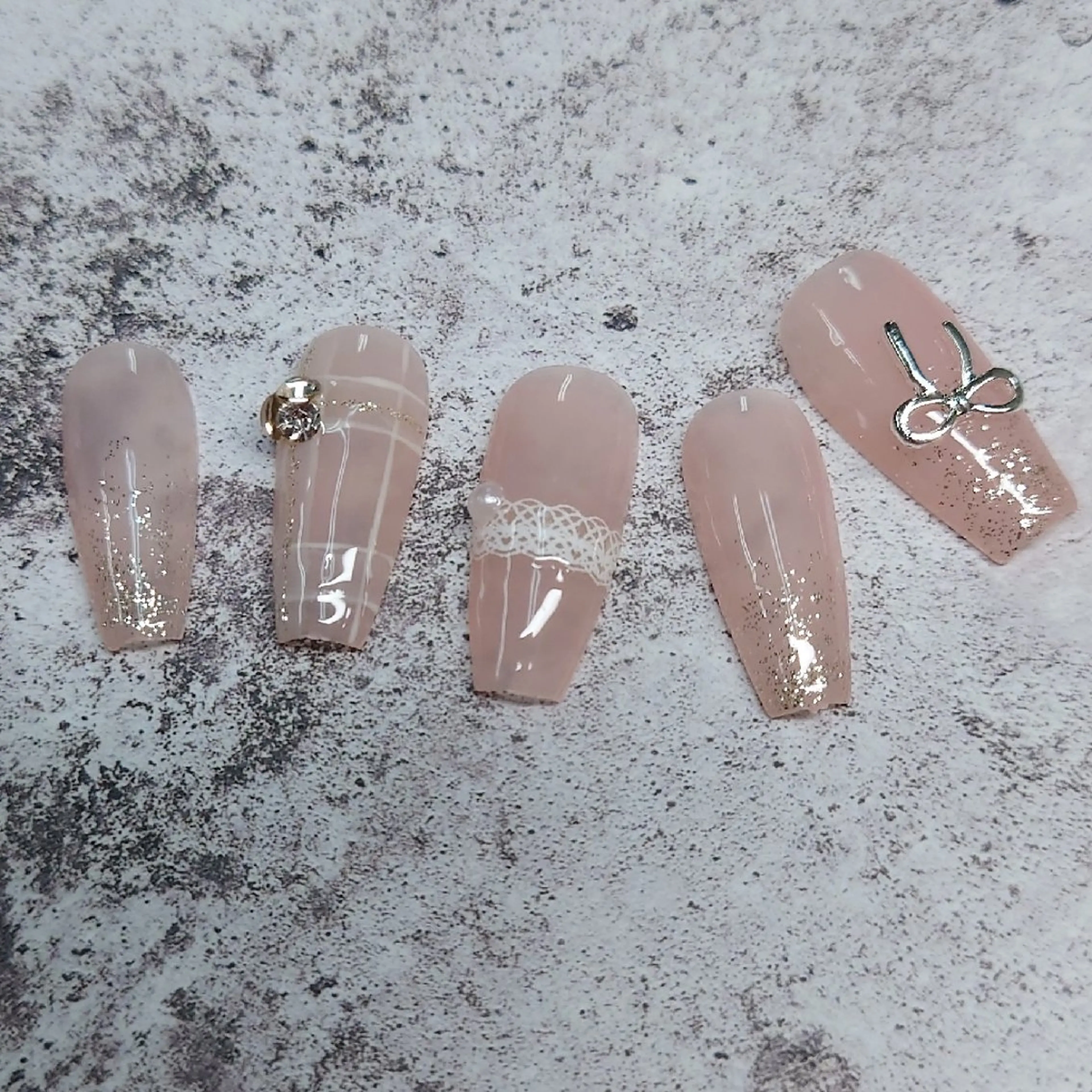 ネイル atelier -02tsuboのネイルデザイン