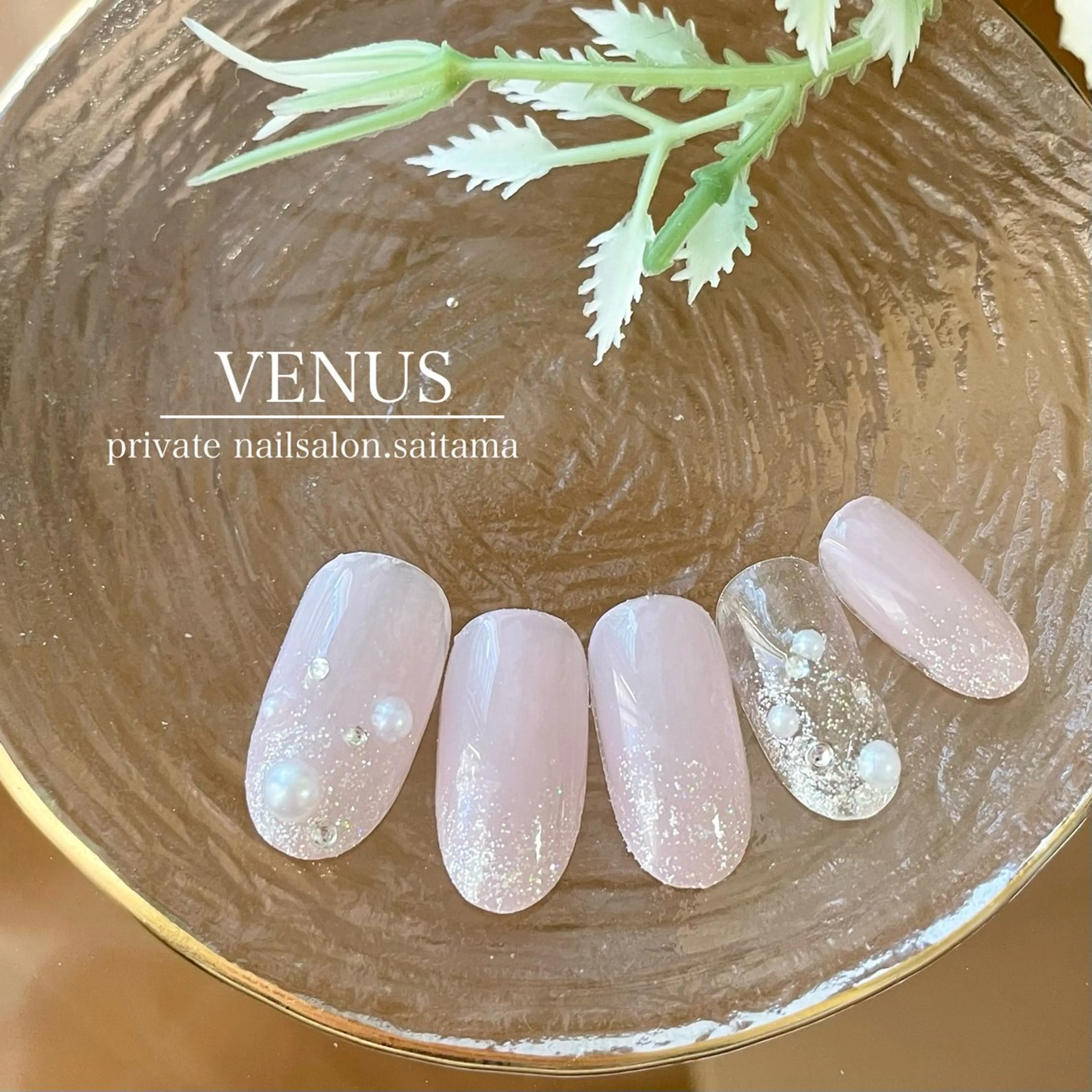 ネイル ワンカラーネイル ストーンネイル nailsalon VENUSのネイルデザイン