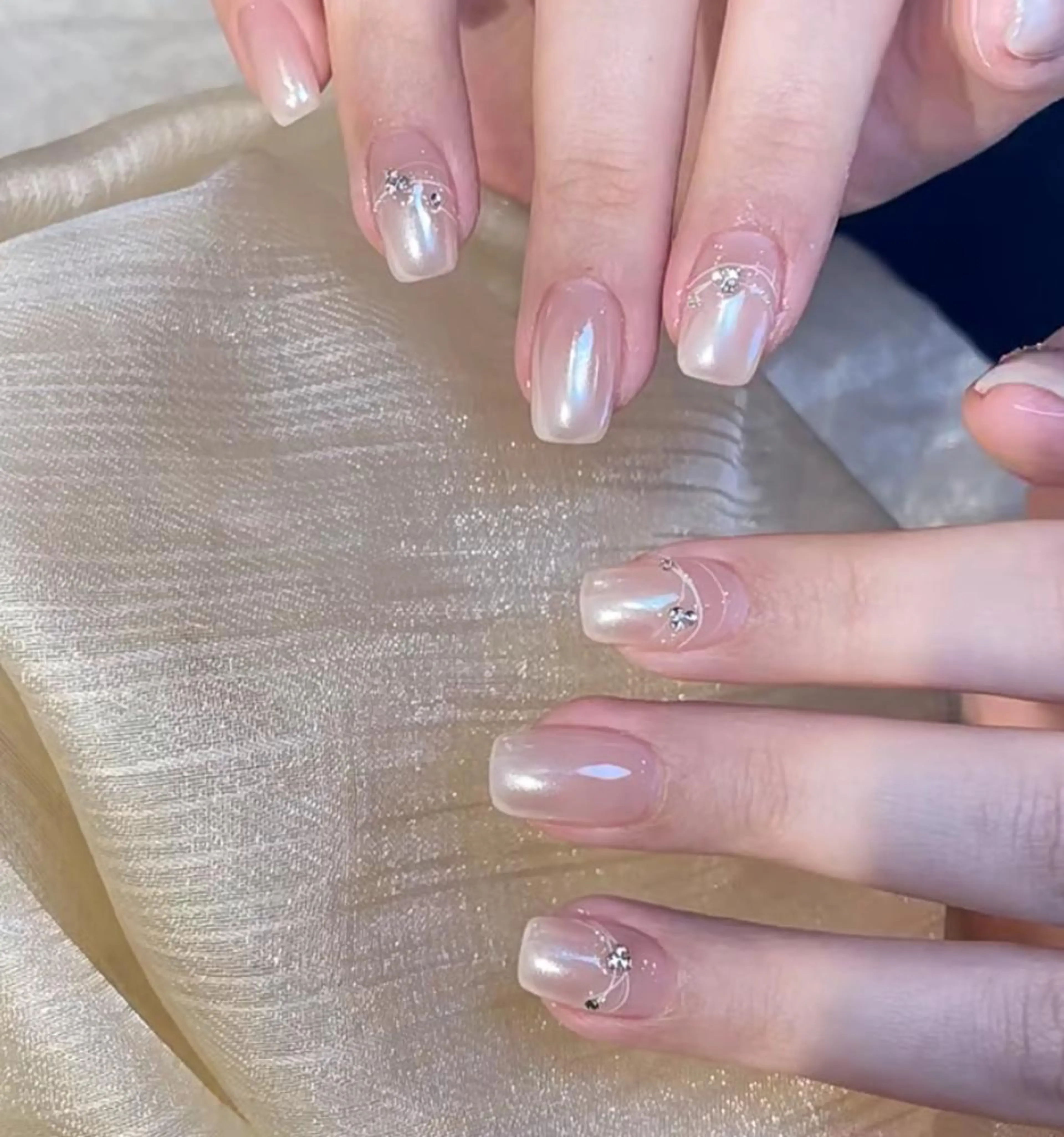 ネイル RAFFINE 月🦋🩵のネイルデザイン