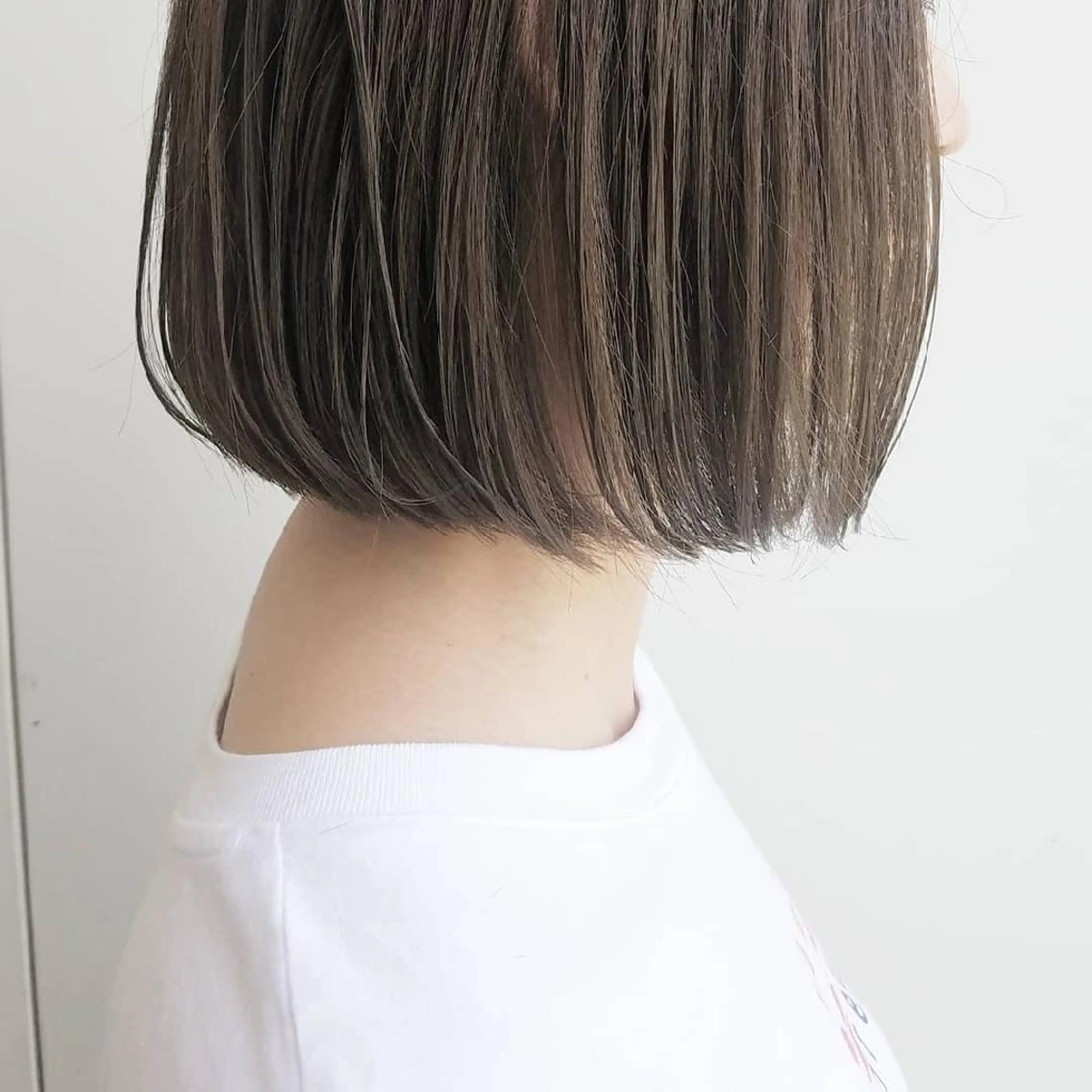 カラー ショート パーマ ヘアアレンジ アッシュ ミント iplus✴ まつげ、眉毛、耳つぼのマツエク・マツパデザイン
