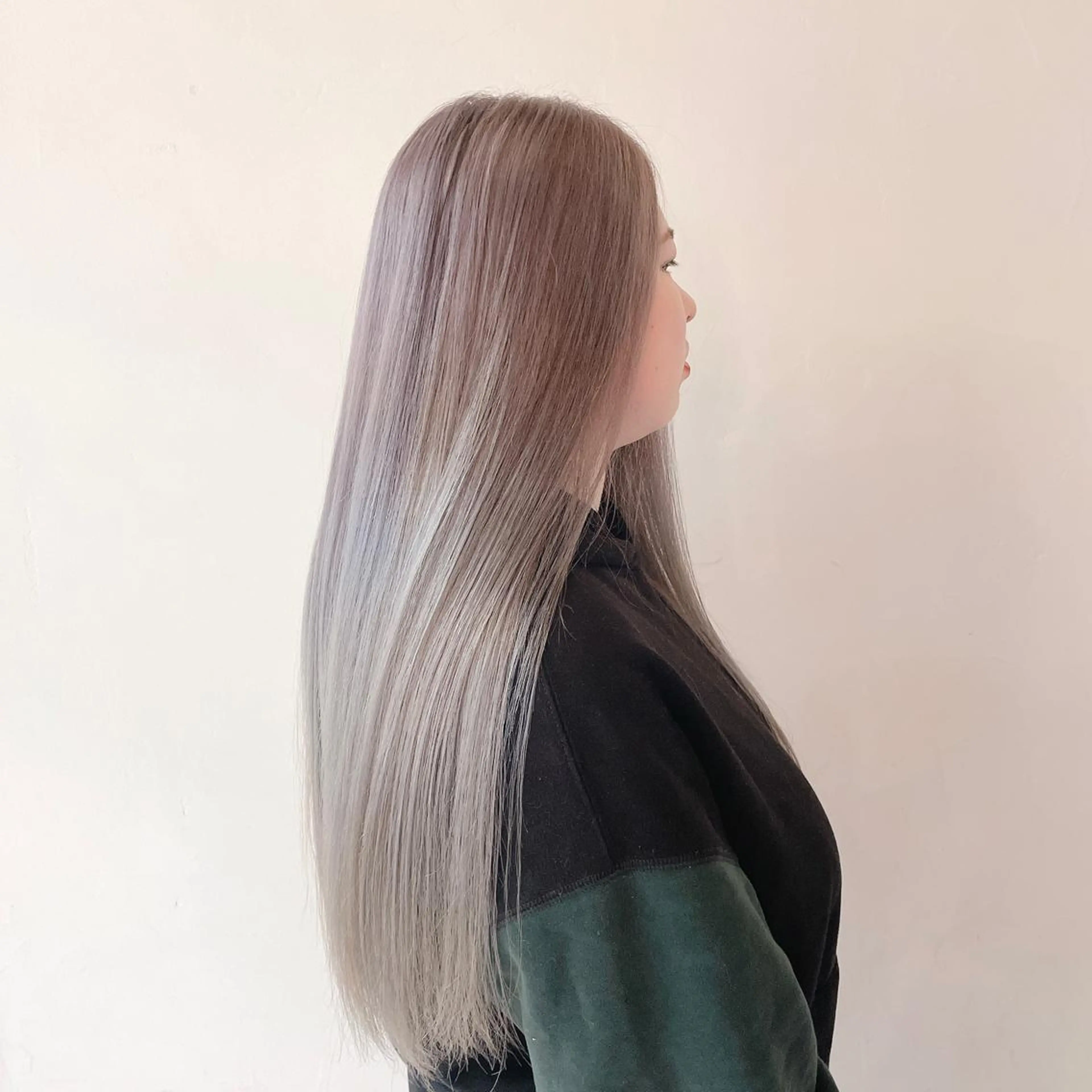 ロング カラー バレイヤージュ ブリーチ ケアブリーチ ダブルカラー イヤリングカラー ヘアカラー トリートメント デザインカラー 髪質改善Lilithのその他イメージ