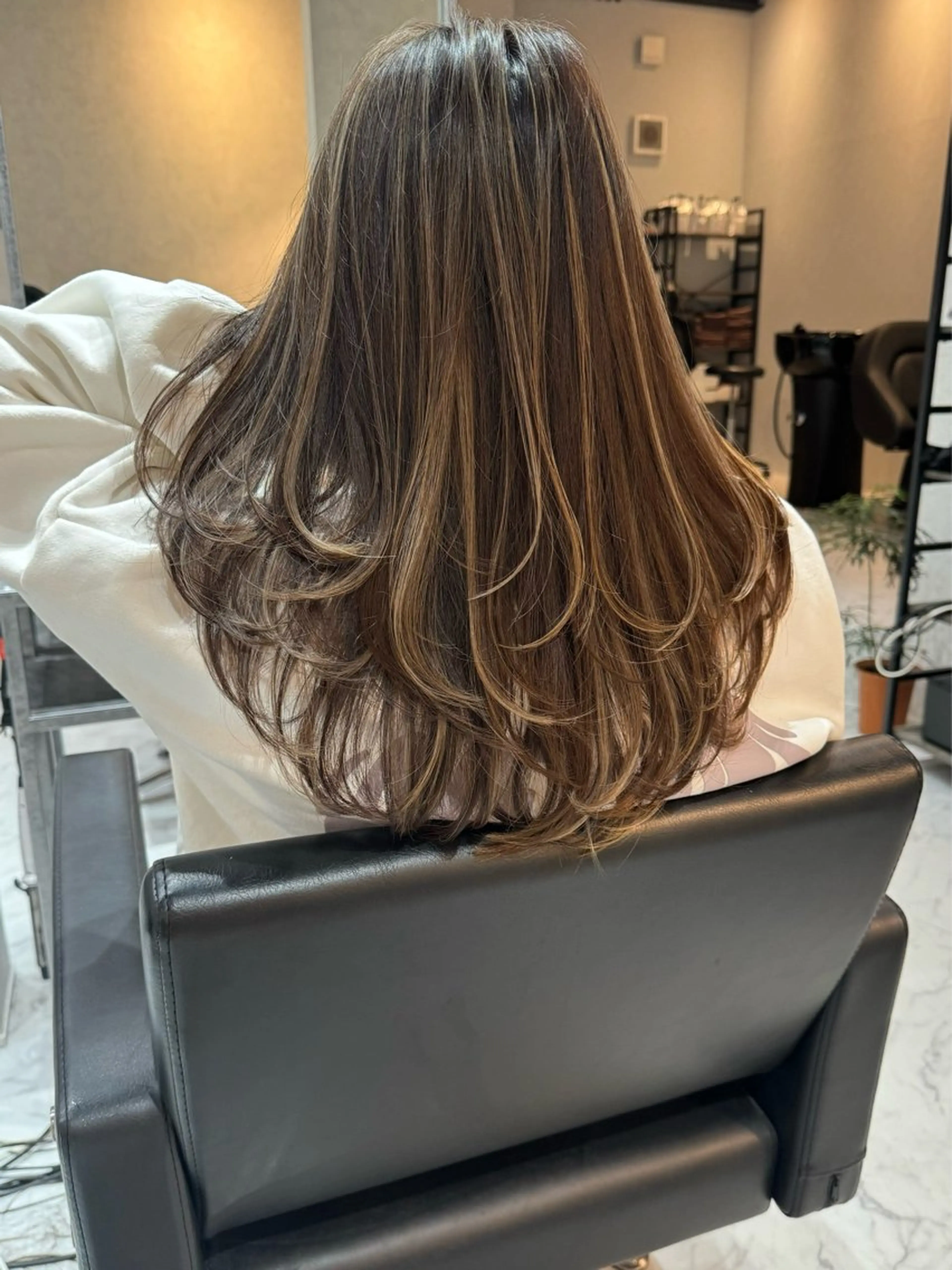 セミロング カラー ヘアアレンジ ショートボブ バレイヤージュ ブリーチ ケアブリーチ デザインカラー カット ヘアカラー トリートメント アンドウ ユウ/ レイヤーカット/韓国のヘアスタイル