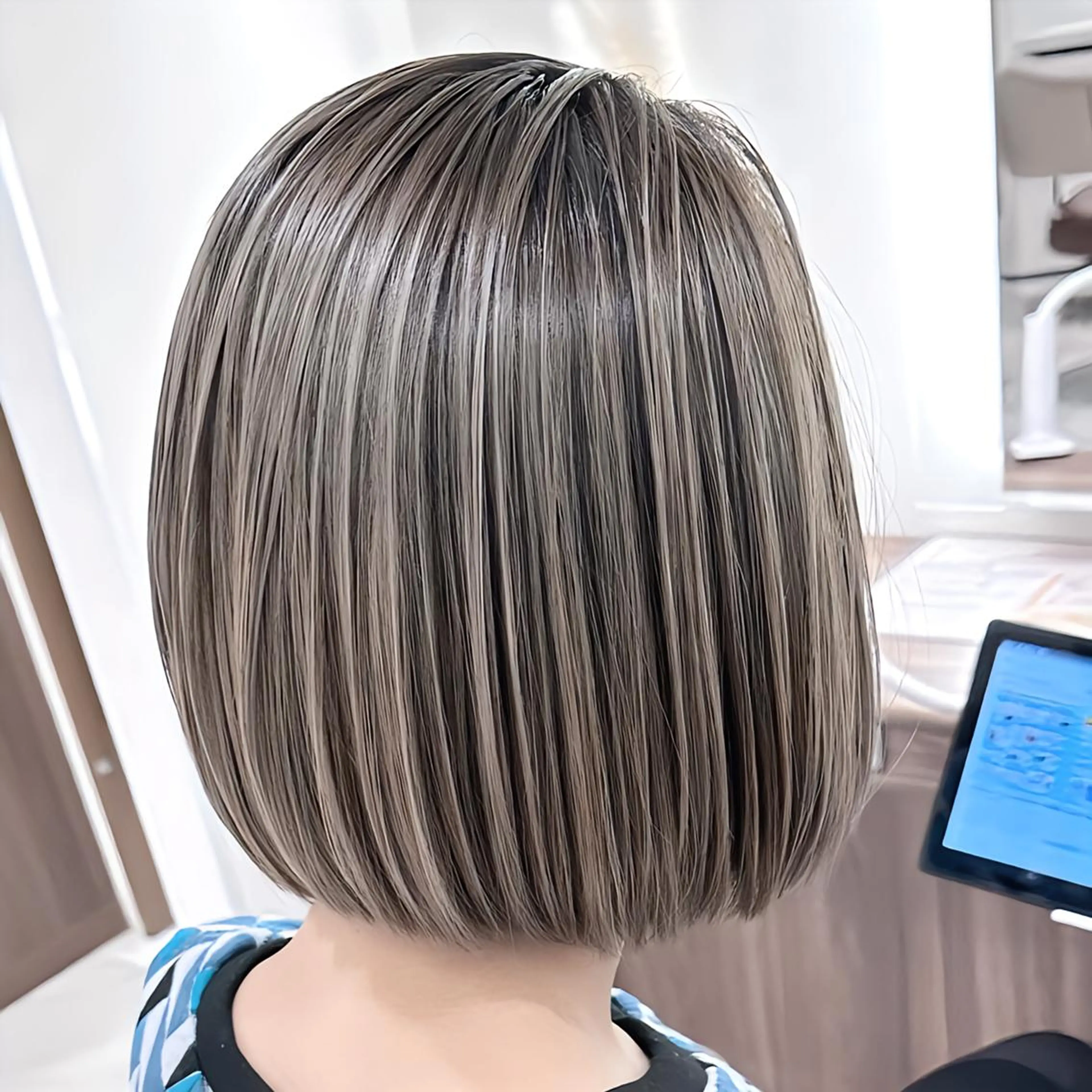 セミロング カラー バレイヤージュ 髪質改善 レイヤーカット カット ヘアカラー トリートメント 山崎俊輔/髪質改善 /バレイヤージュのヘアスタイル