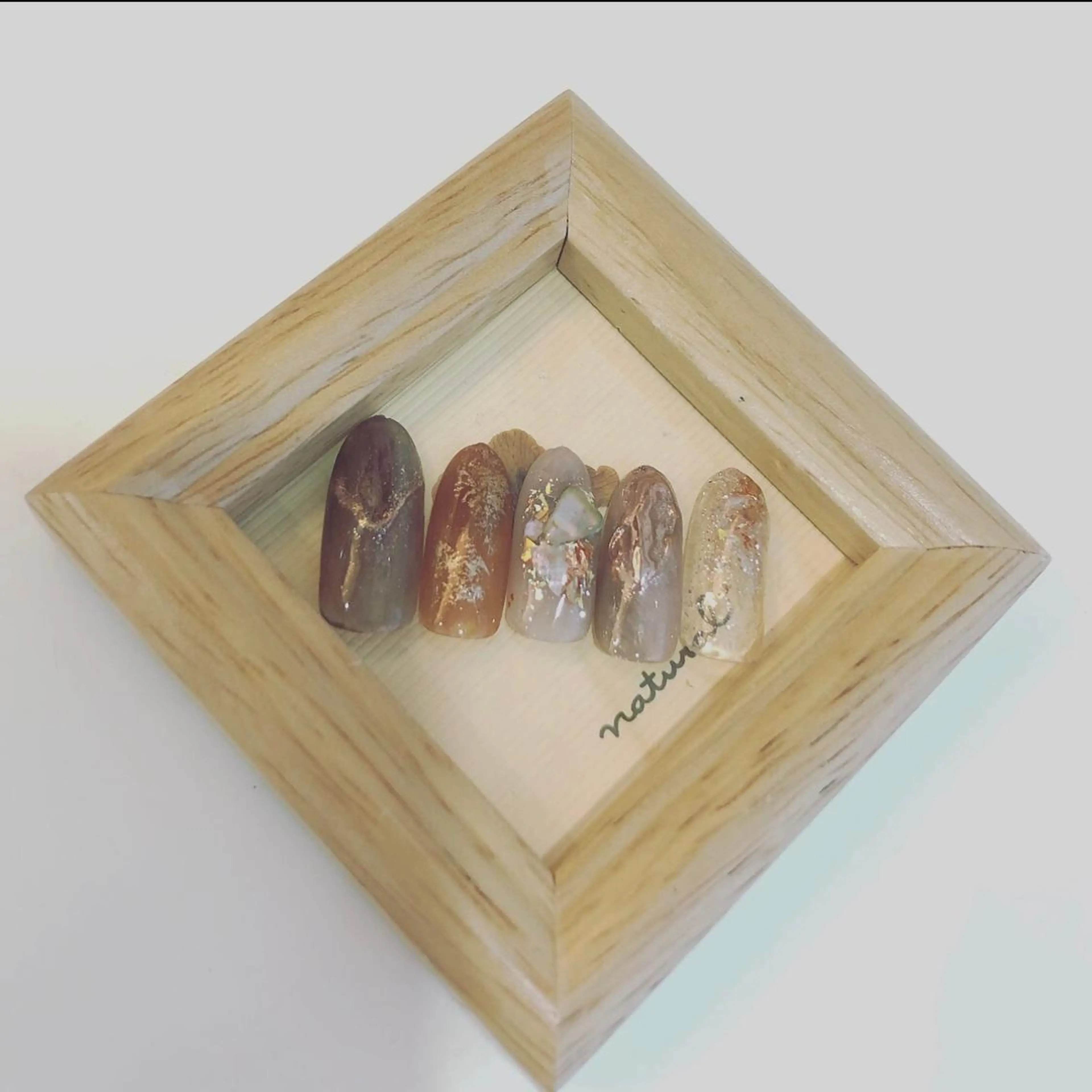 ネイル ハンドネイル 河野 弥月のネイルデザイン