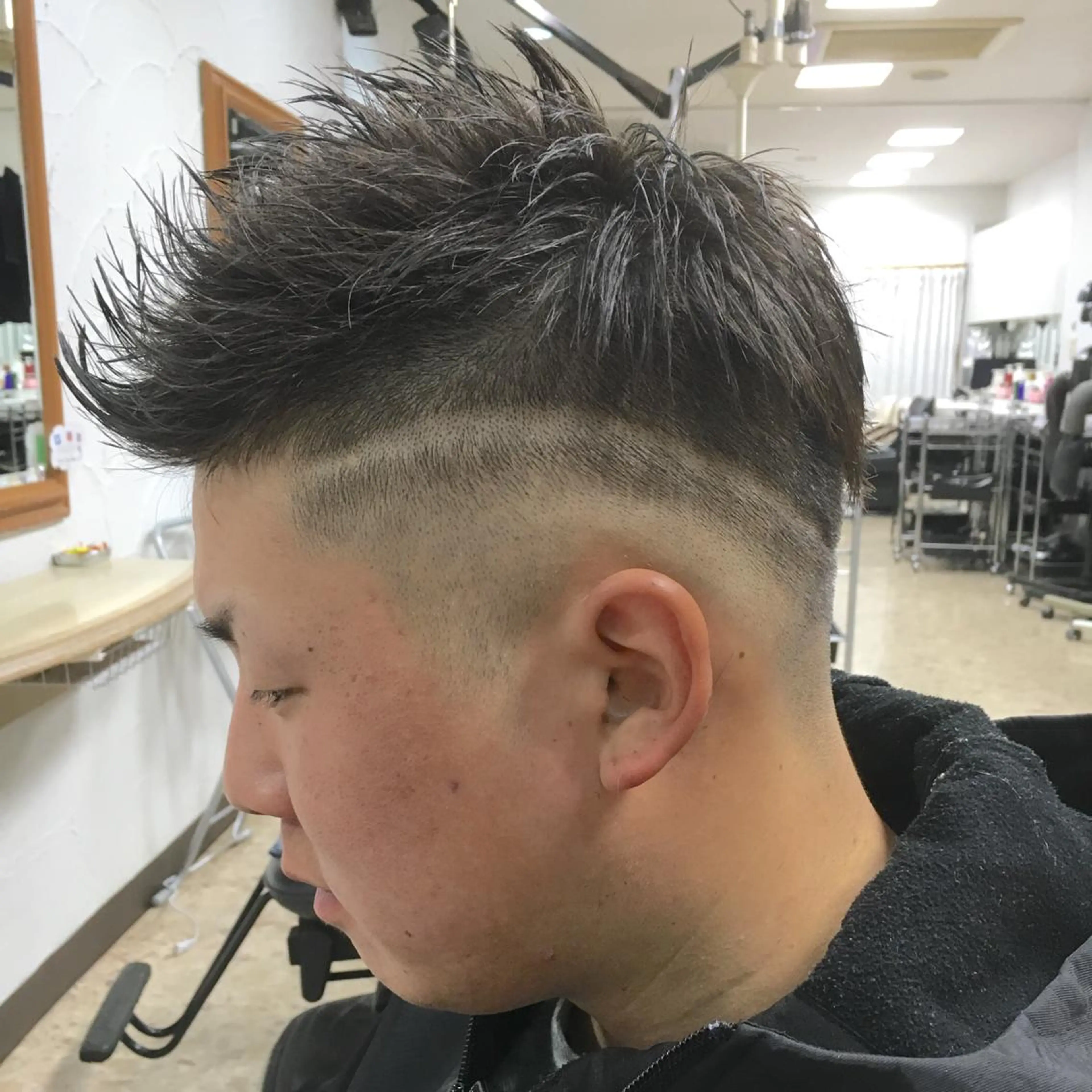 ショート メンズ メンズデザインカット フェードカット デザインカット カット メンズ特化/垣見 隼人のヘアスタイル